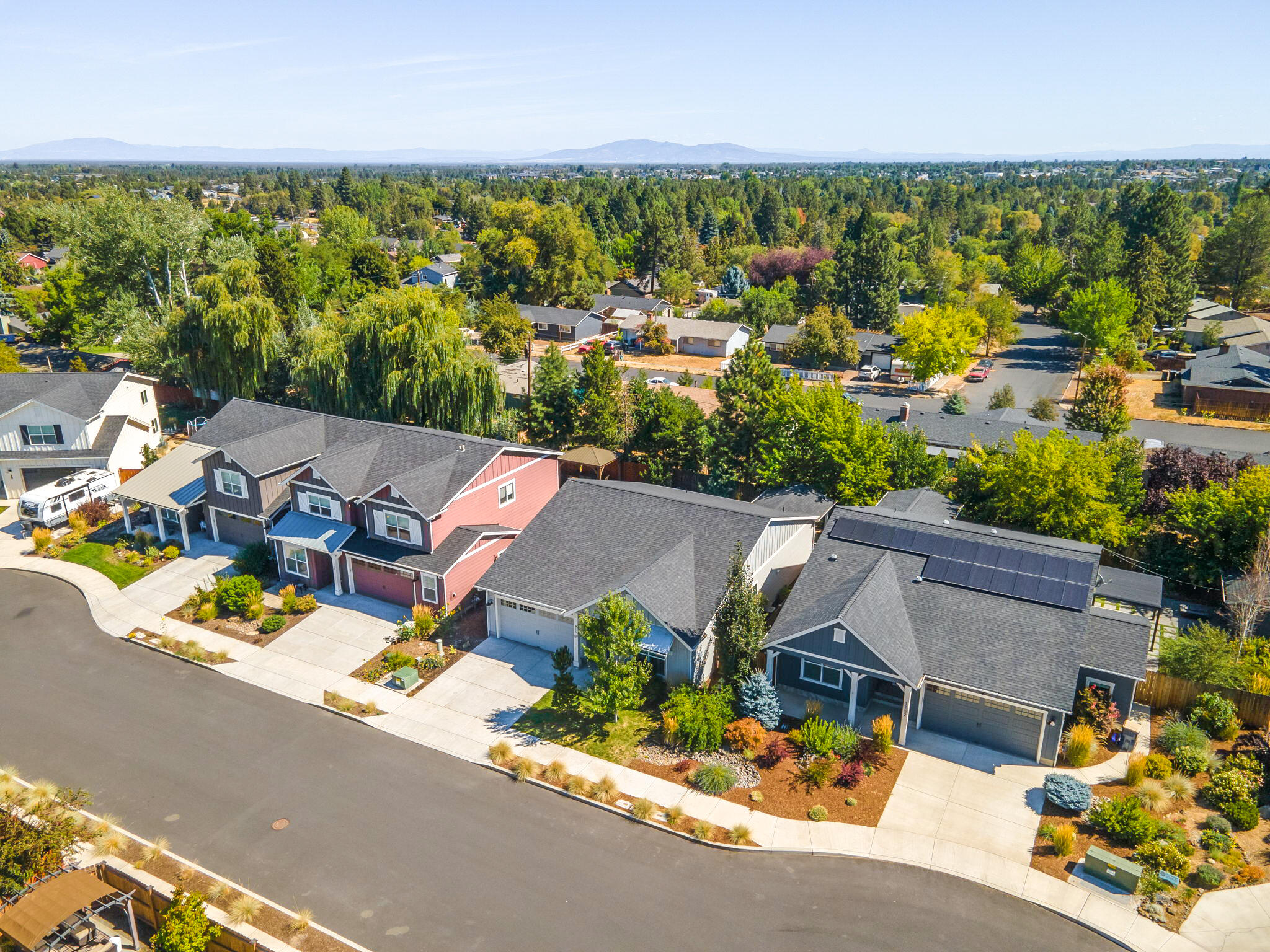 1258 NE Hoover Loop