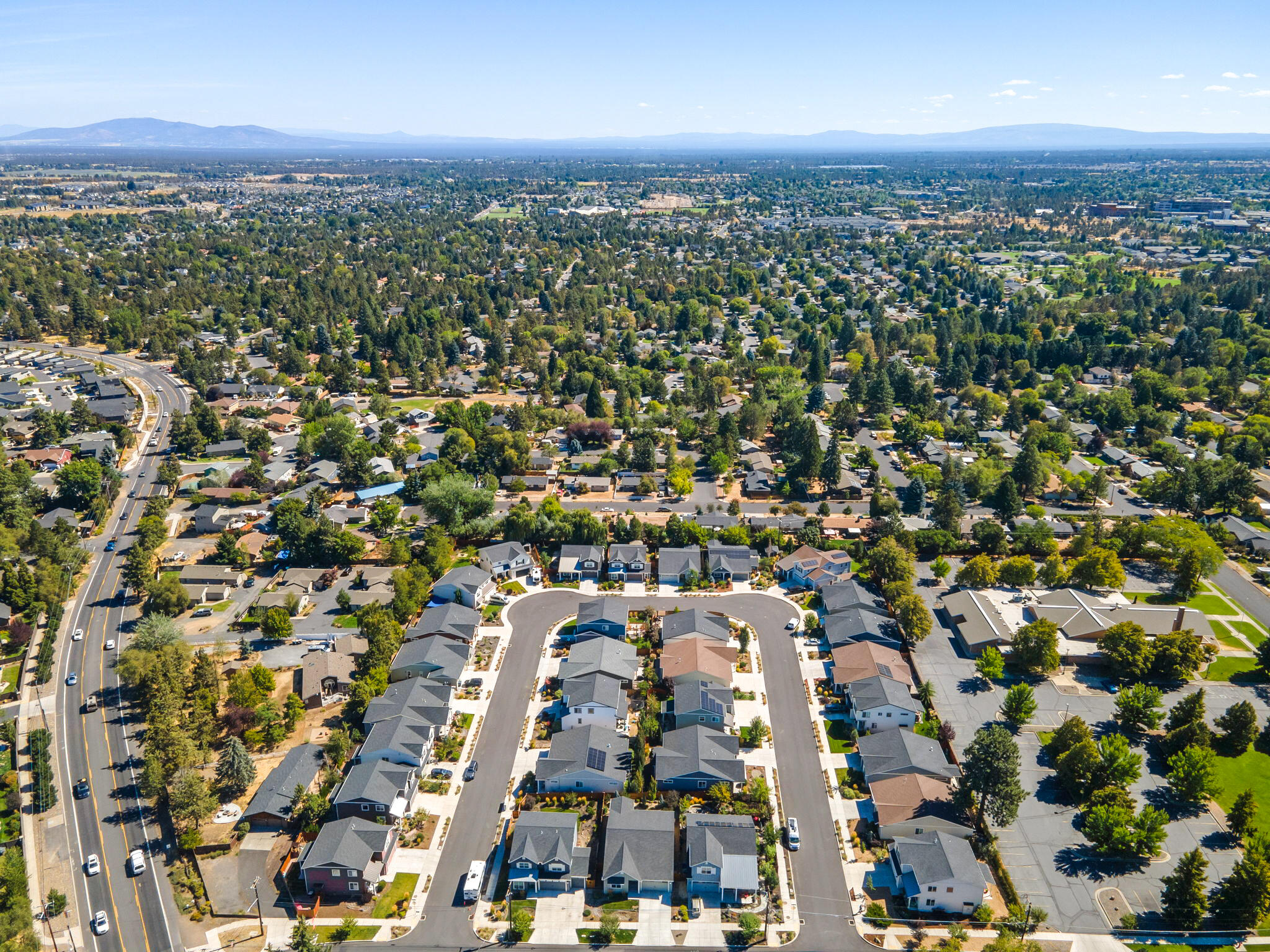 1258 NE Hoover Loop