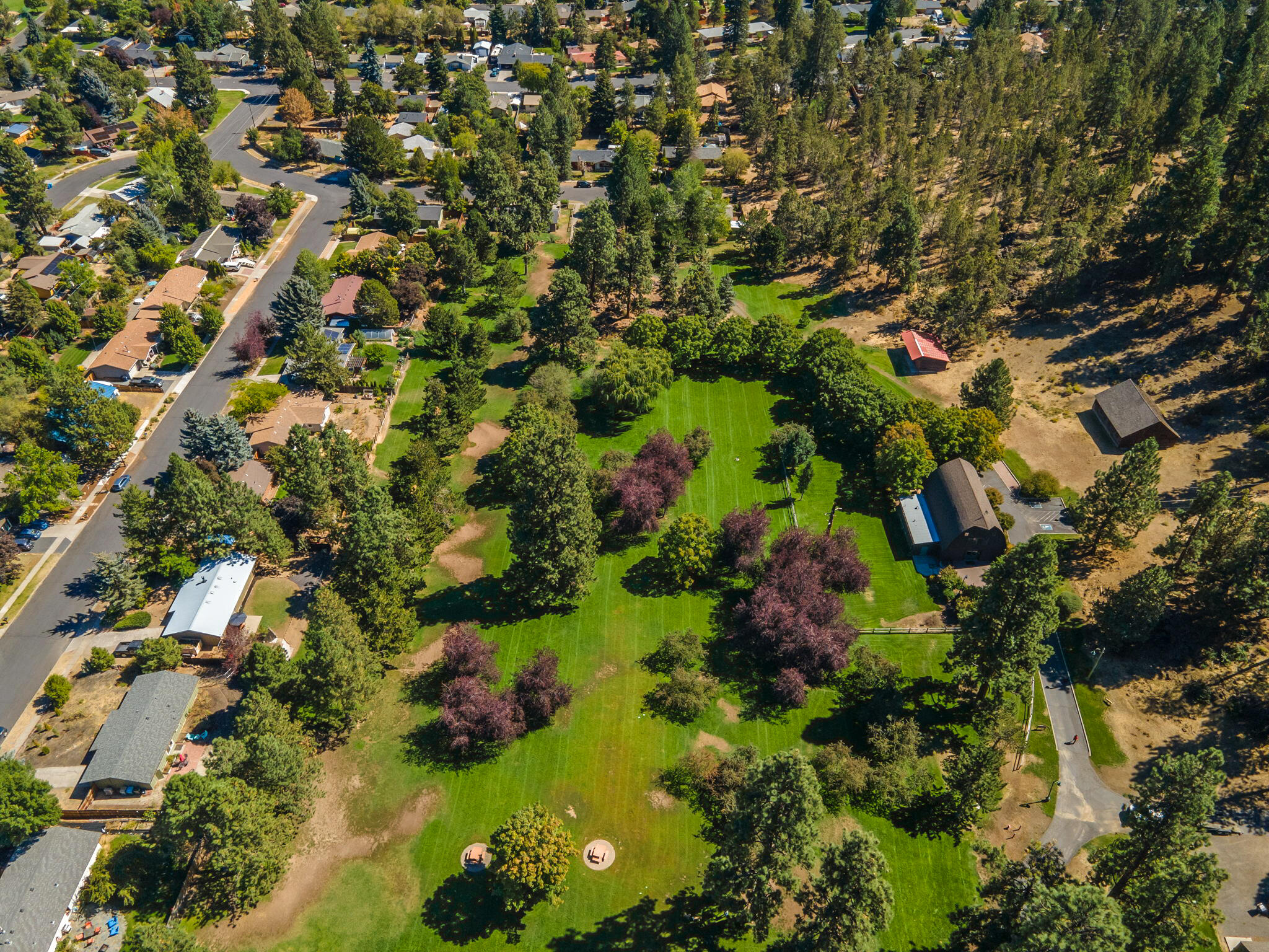 1258 NE Hoover Loop