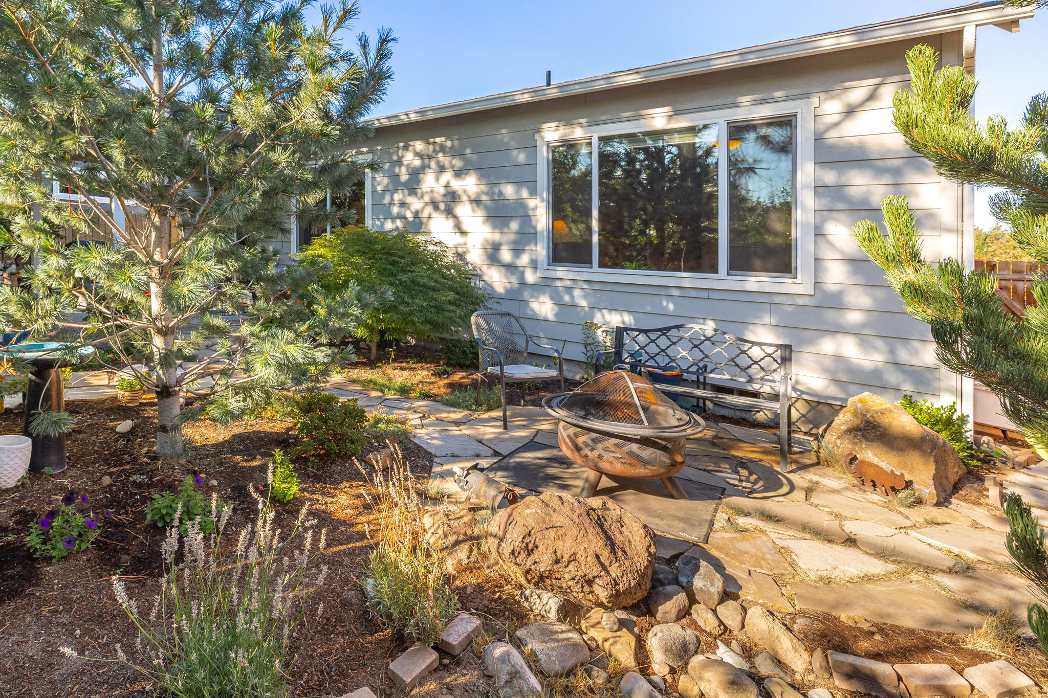 1258 NE Hoover Loop