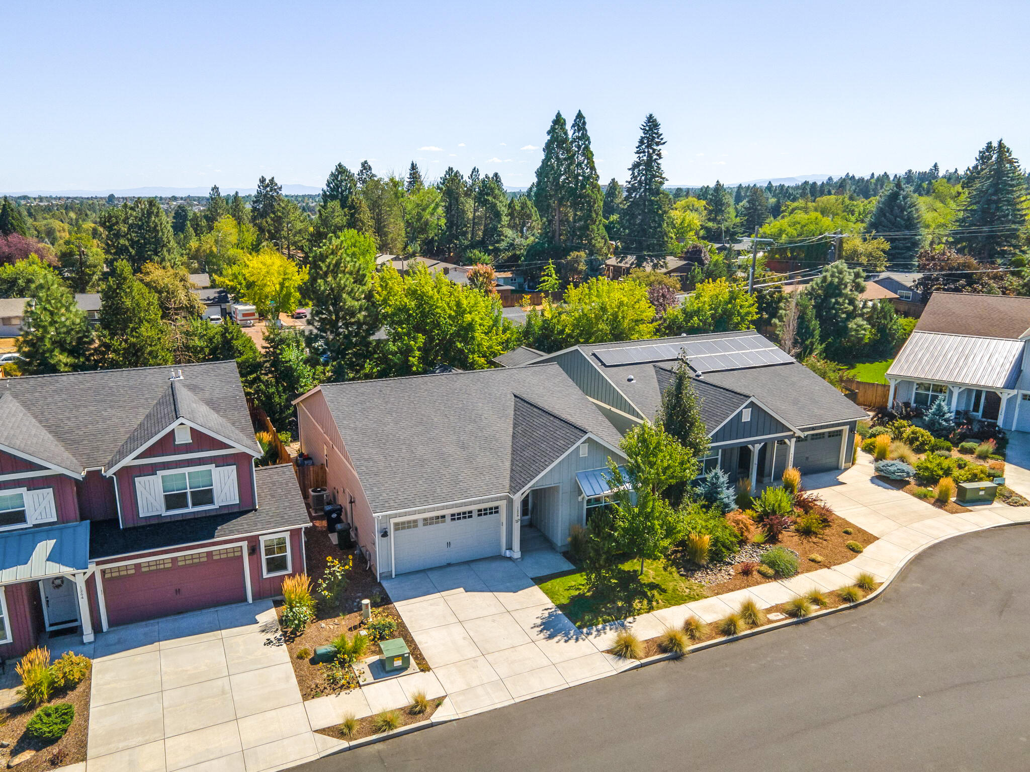 1258 NE Hoover Loop