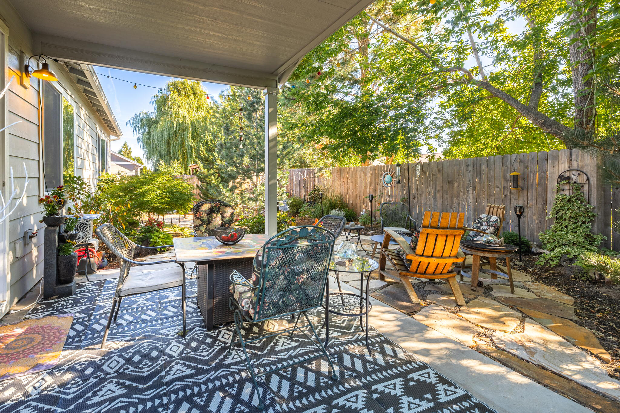 1258 NE Hoover Loop