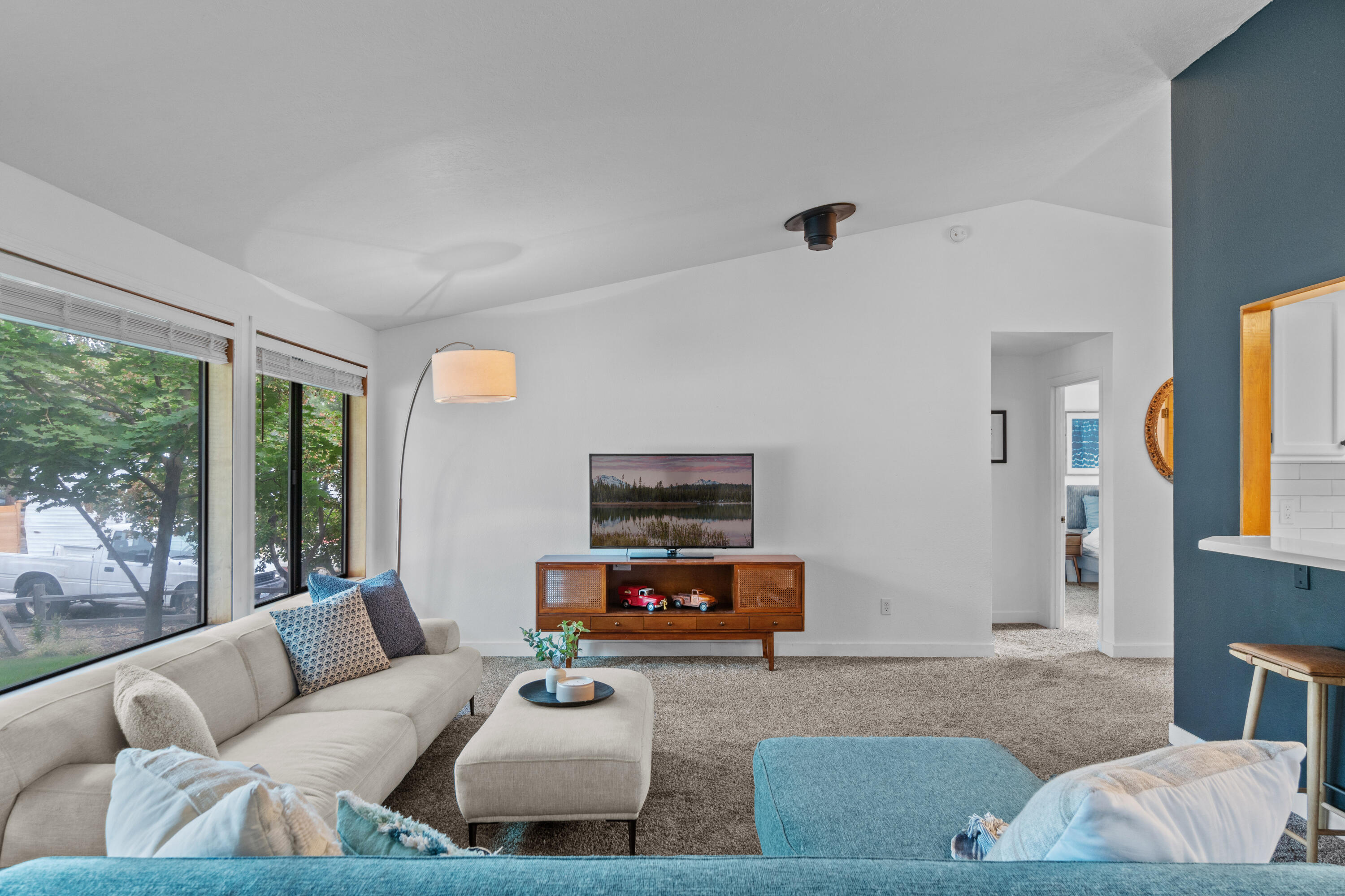 844 SE Breitenbush Lane