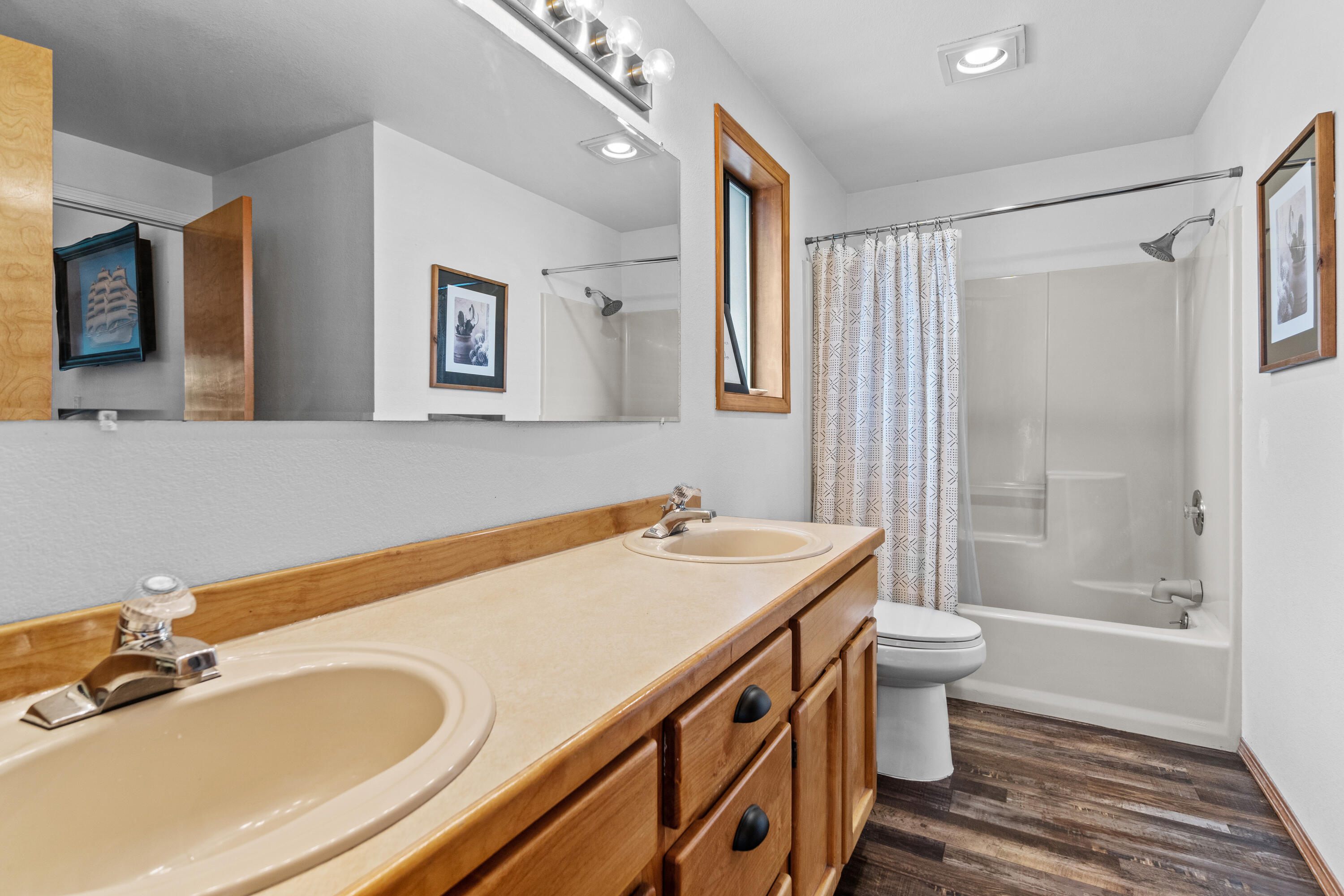 844 SE Breitenbush Lane