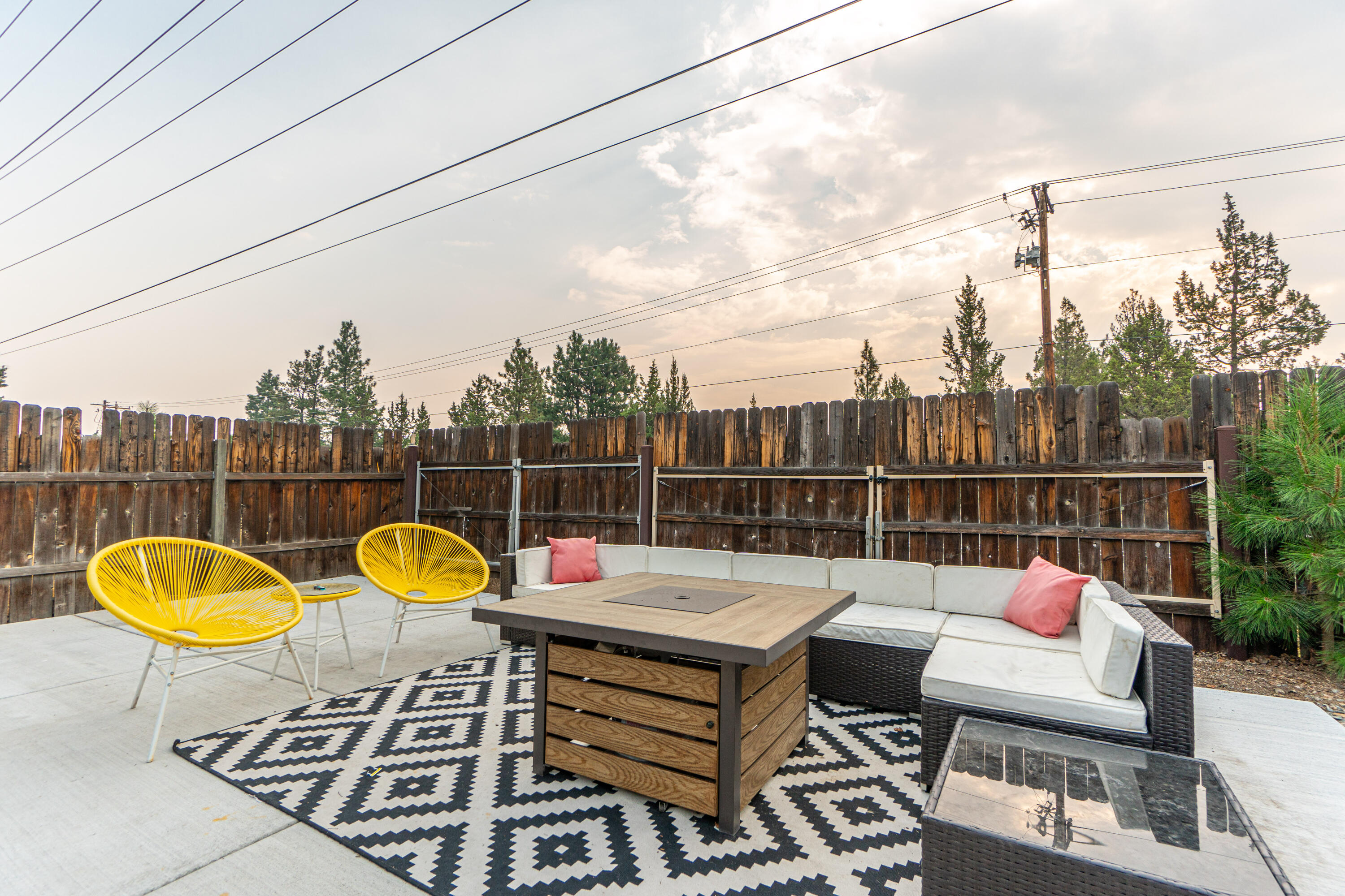 844 SE Breitenbush Lane