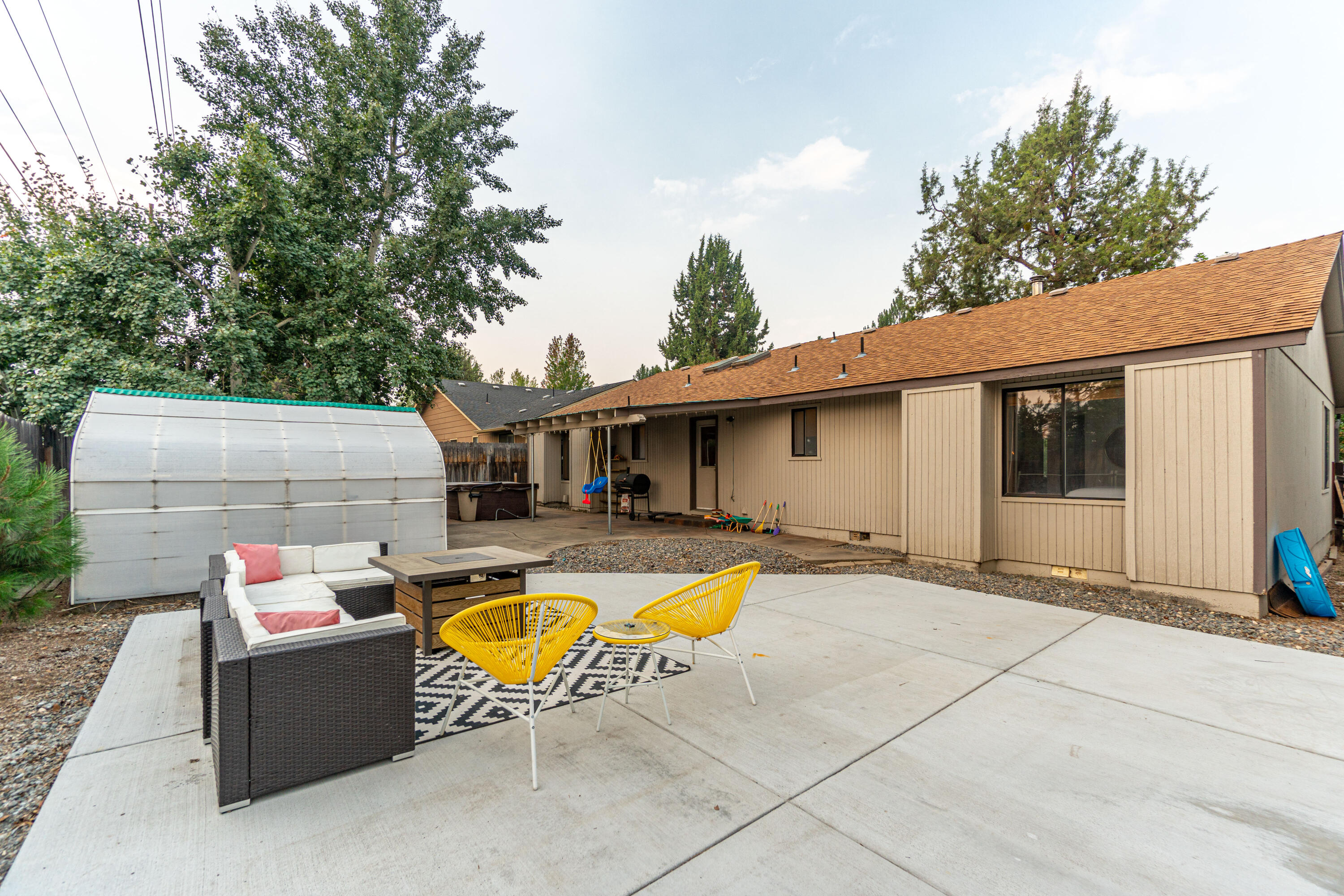 844 SE Breitenbush Lane