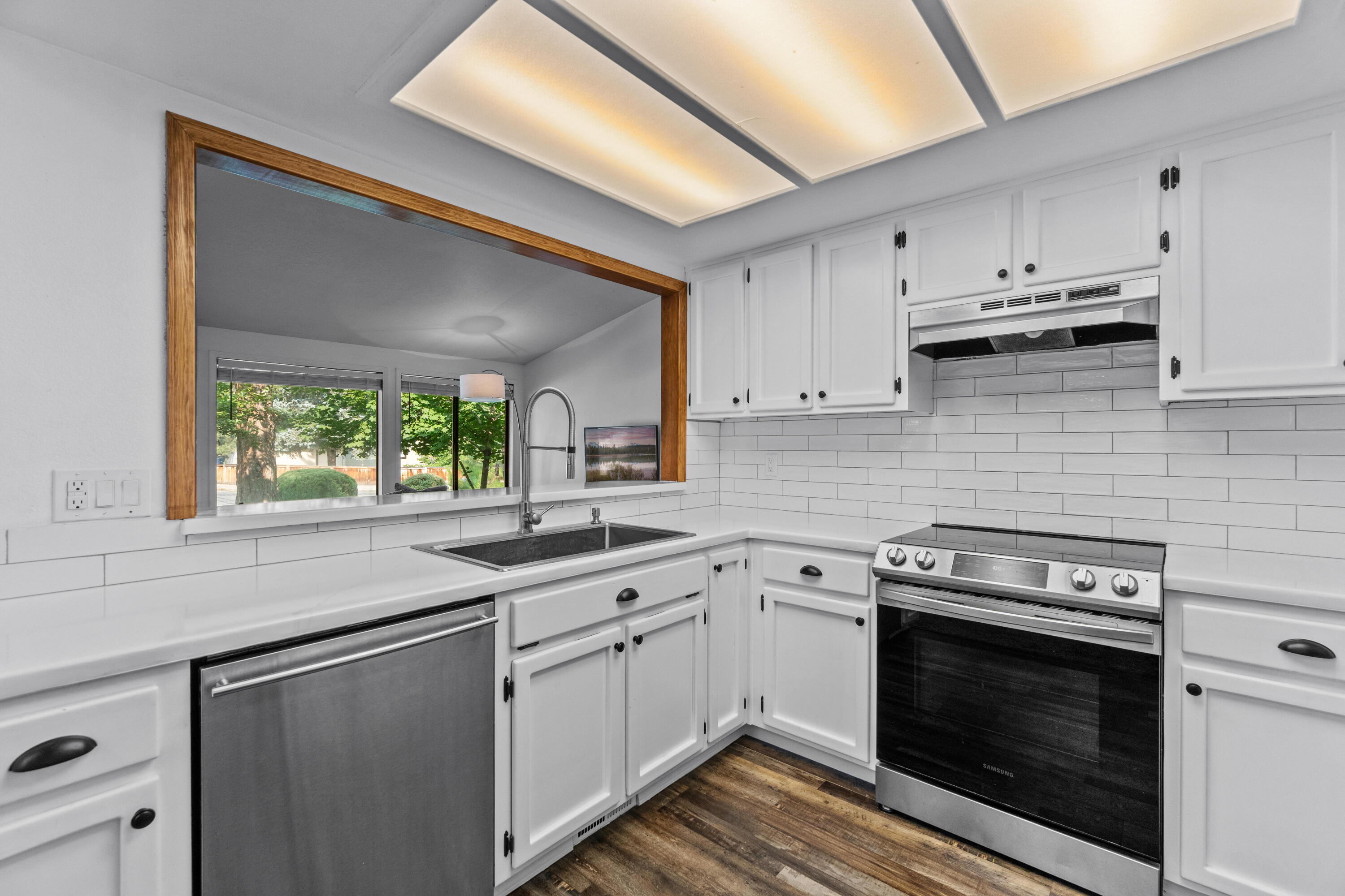 844 SE Breitenbush Lane