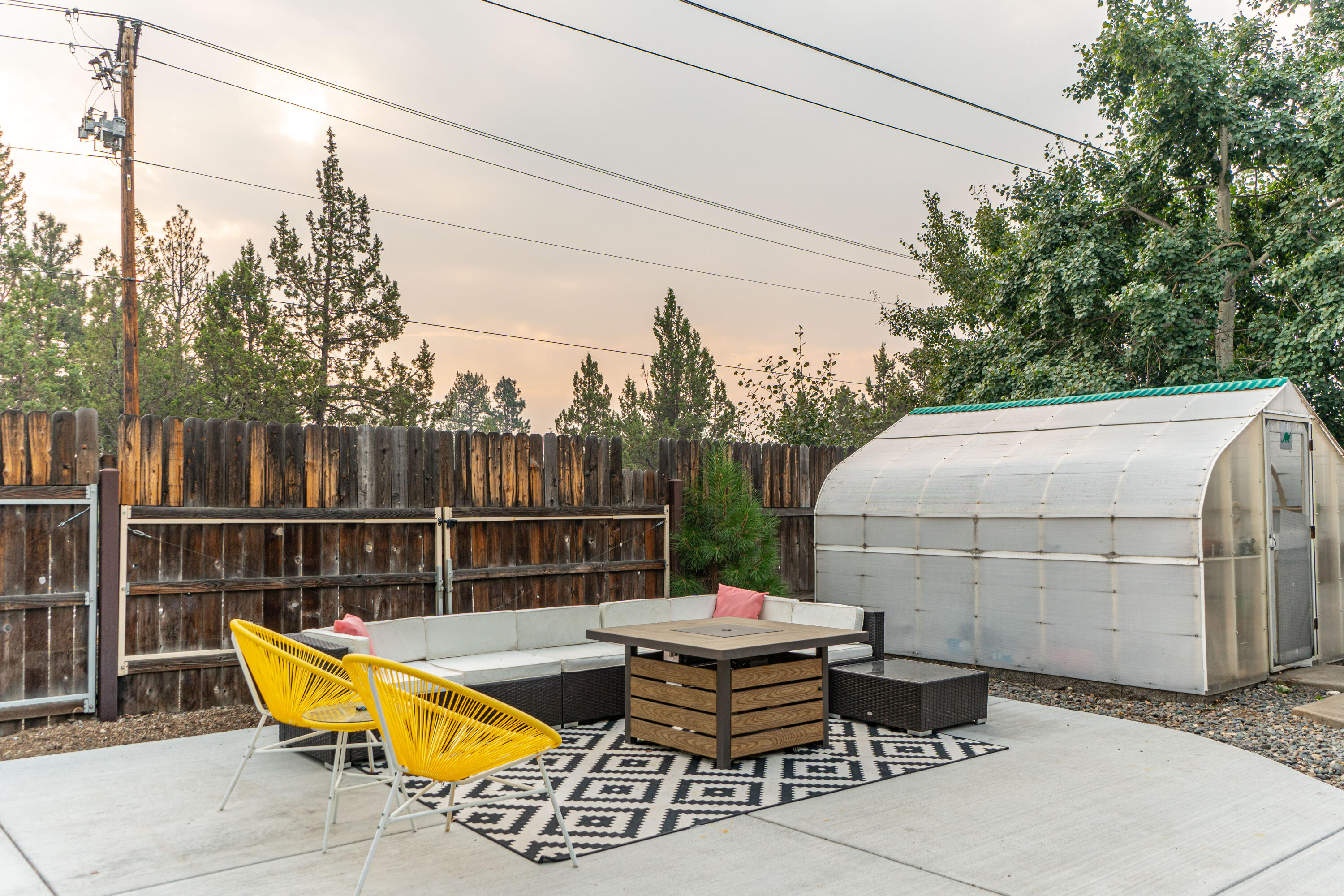 844 SE Breitenbush Lane