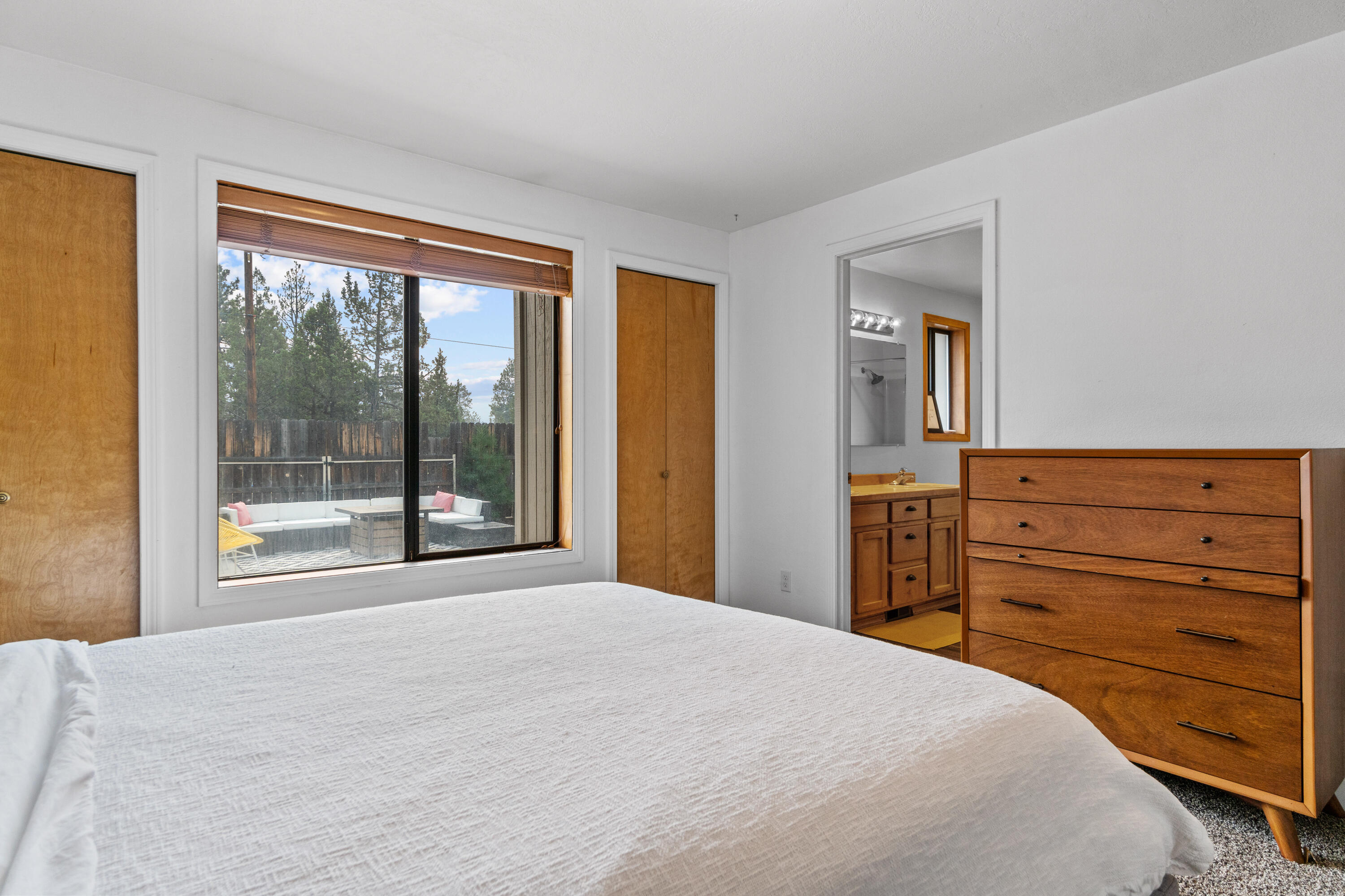 844 SE Breitenbush Lane