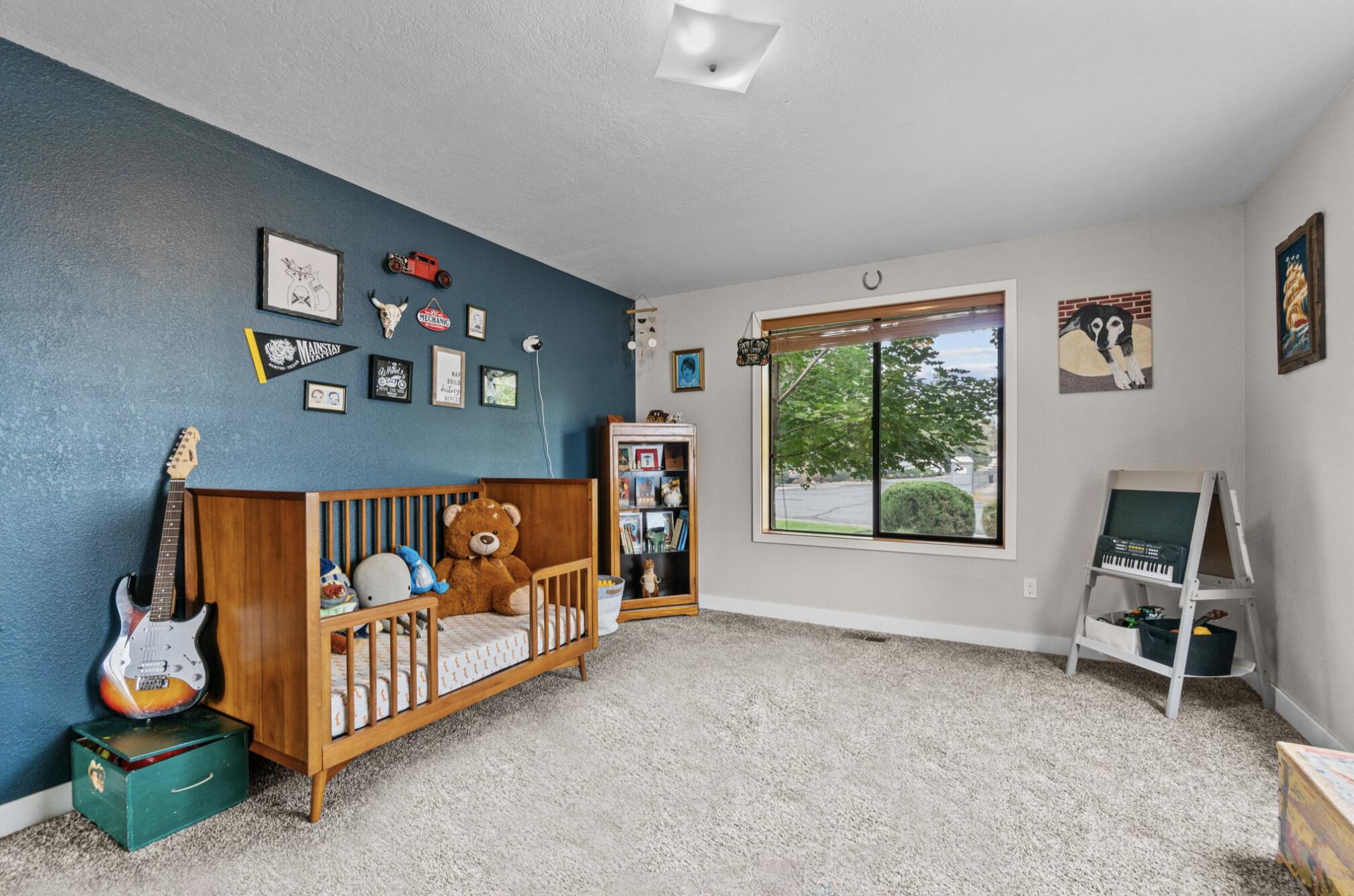 844 SE Breitenbush Lane