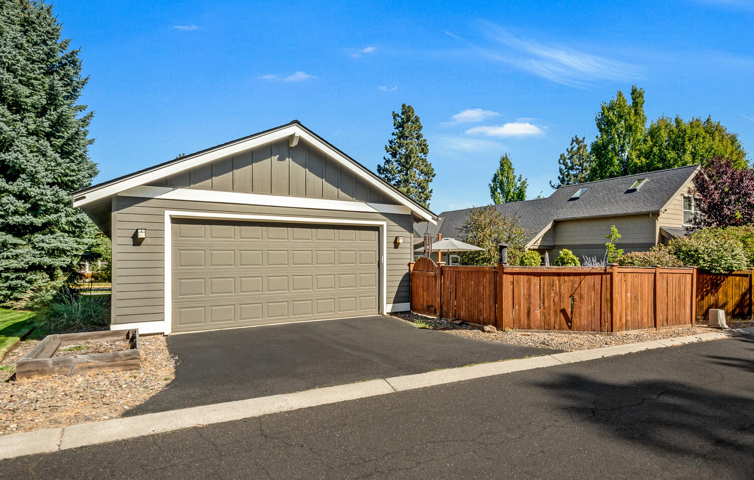 2621 NW High Lakes Loop