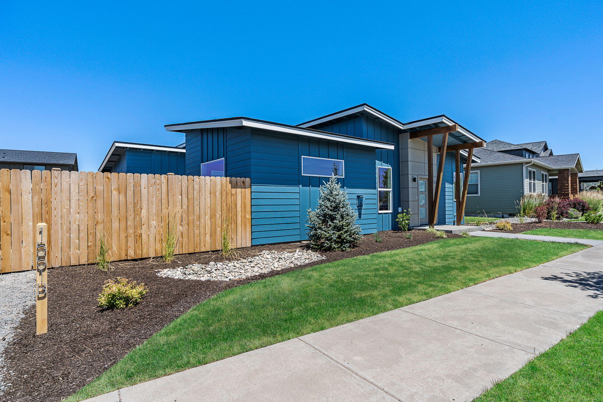 1551 NE Perspective Drive Unit: 1 & 2