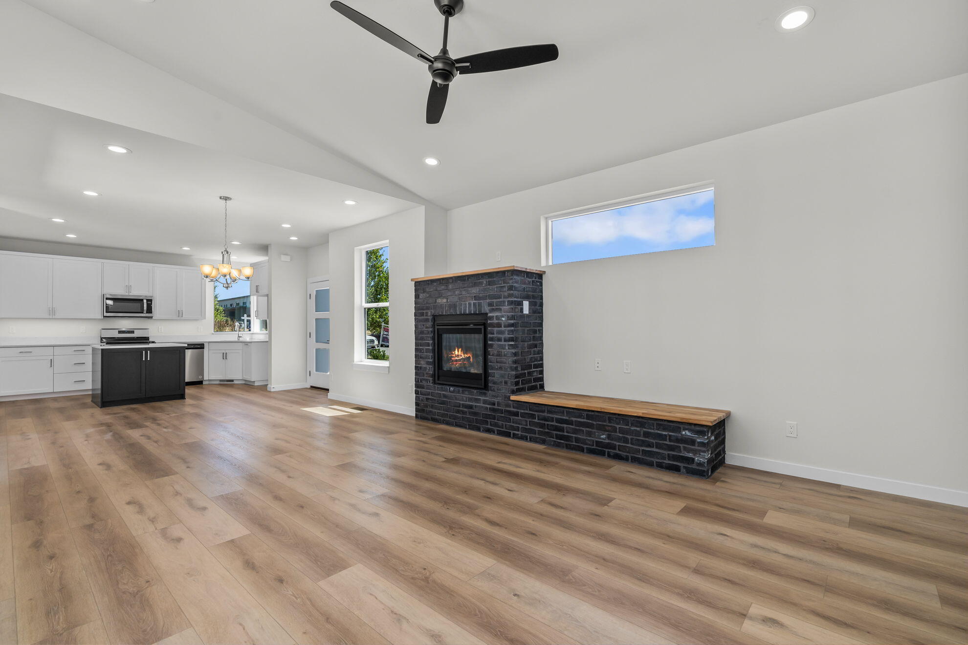 1551 NE Perspective Drive Unit: 1 & 2