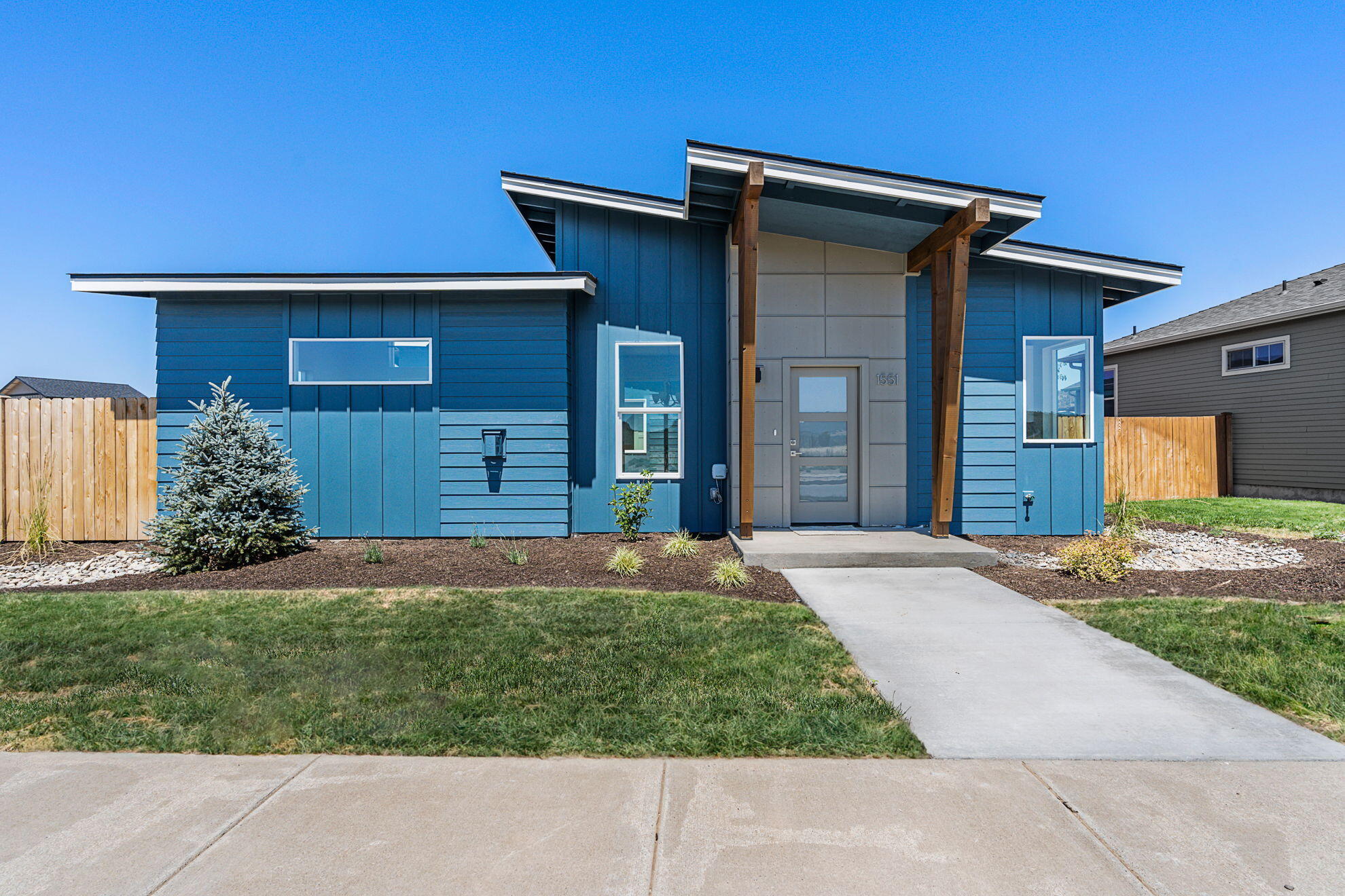 1551 NE Perspective Drive Unit: 1 & 2