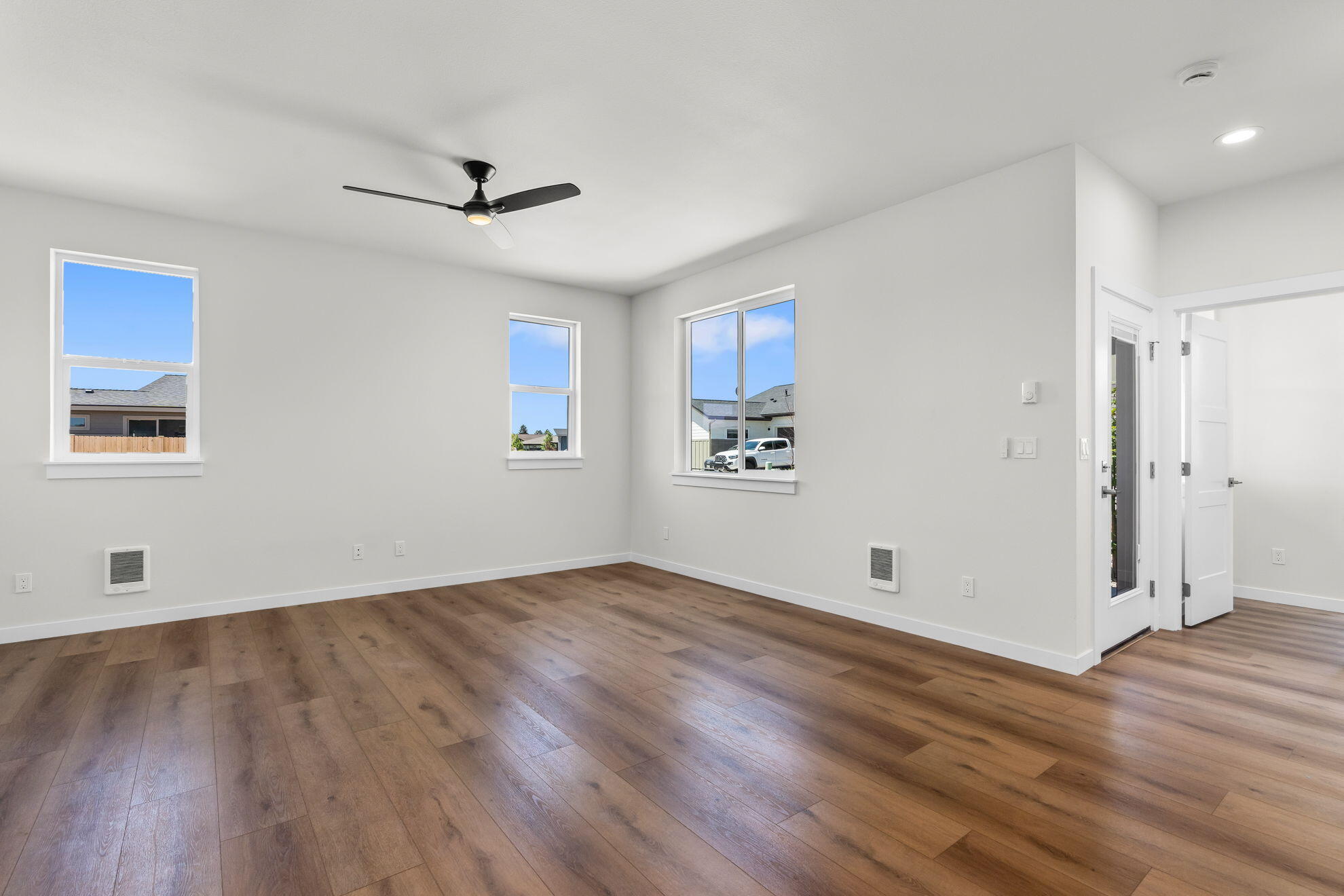 1551 NE Perspective Drive Unit: 1 & 2