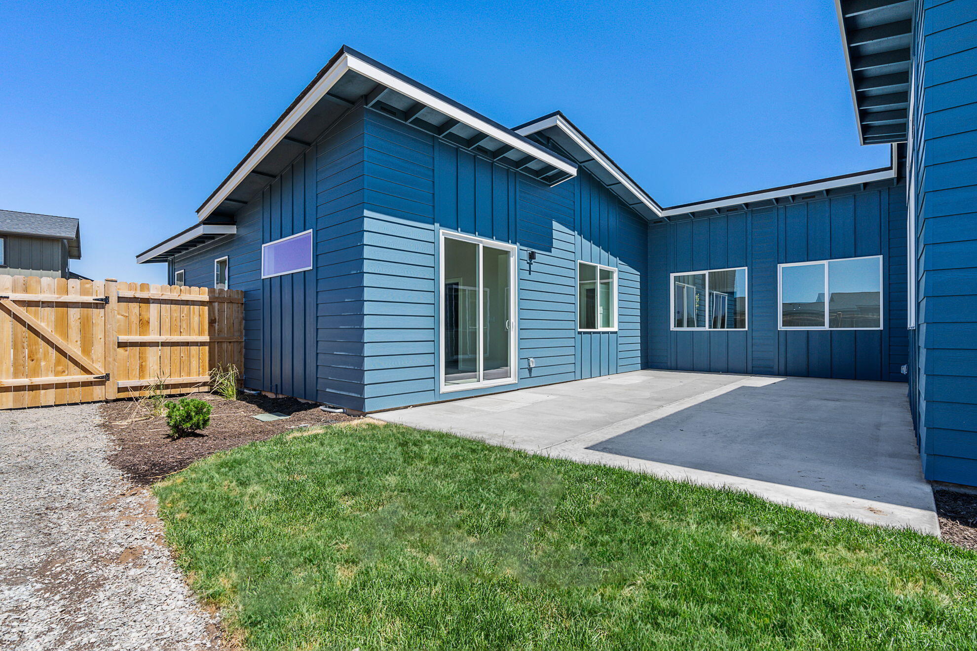 1551 NE Perspective Drive Unit: 1 & 2