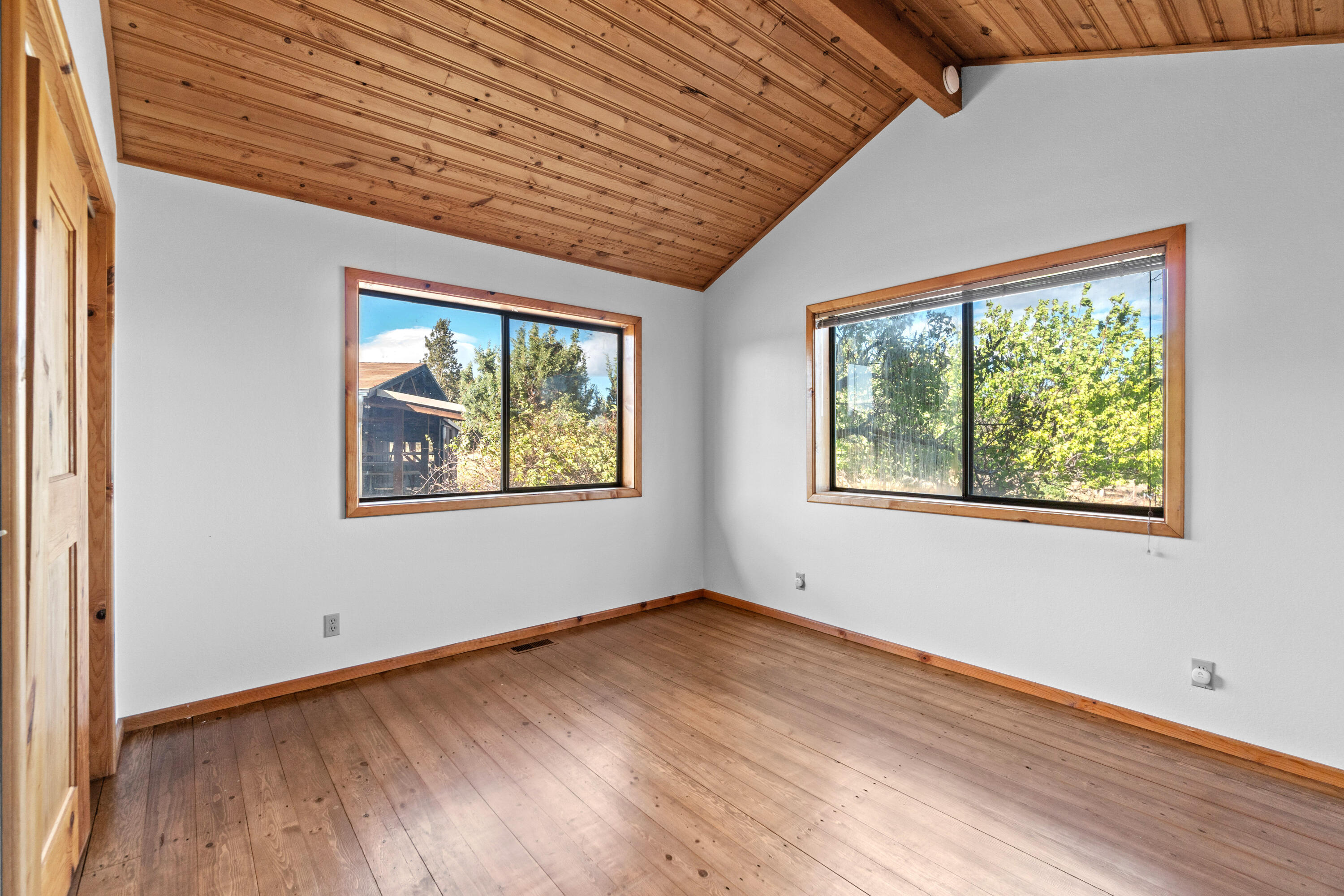 797 NE Wilcox Avenue