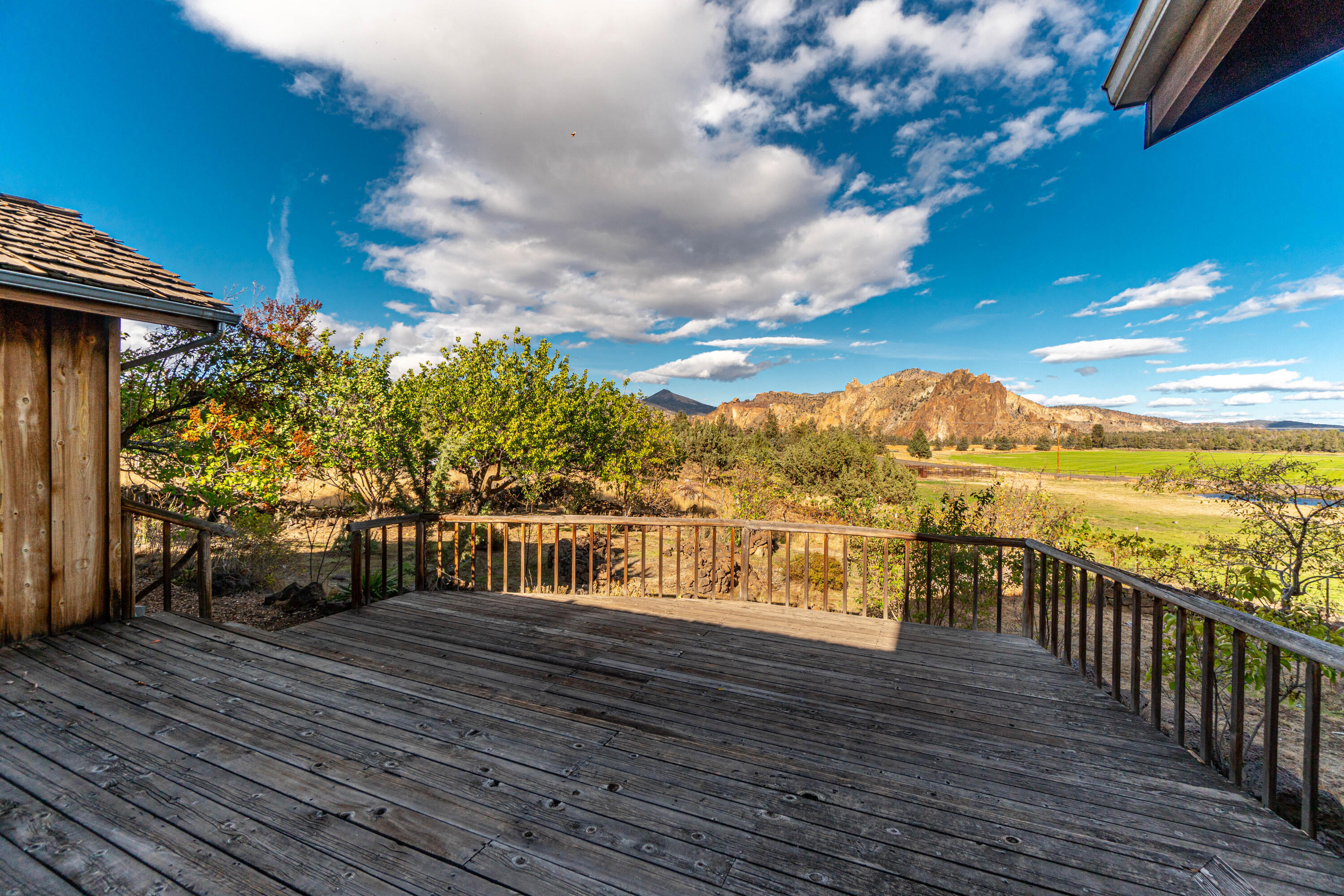 797 NE Wilcox Avenue