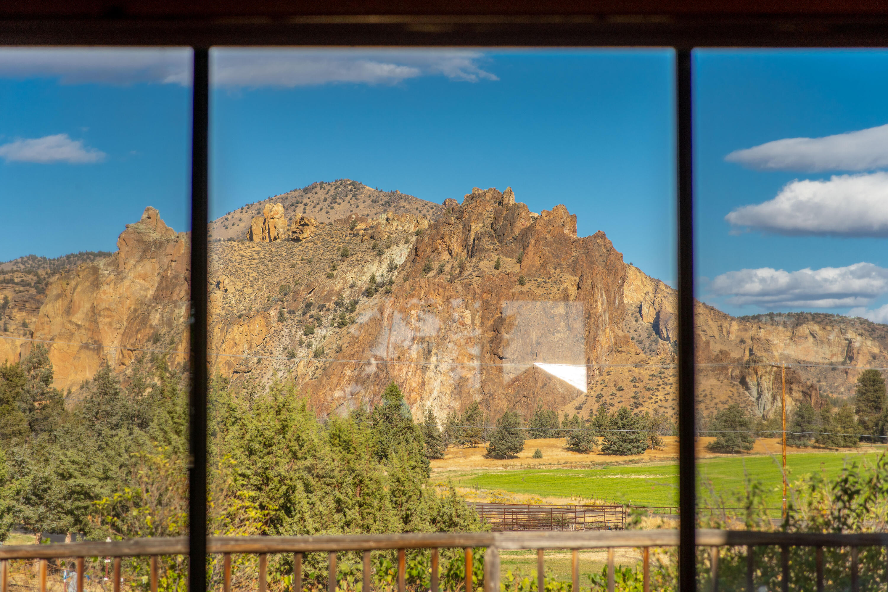 797 NE Wilcox Avenue