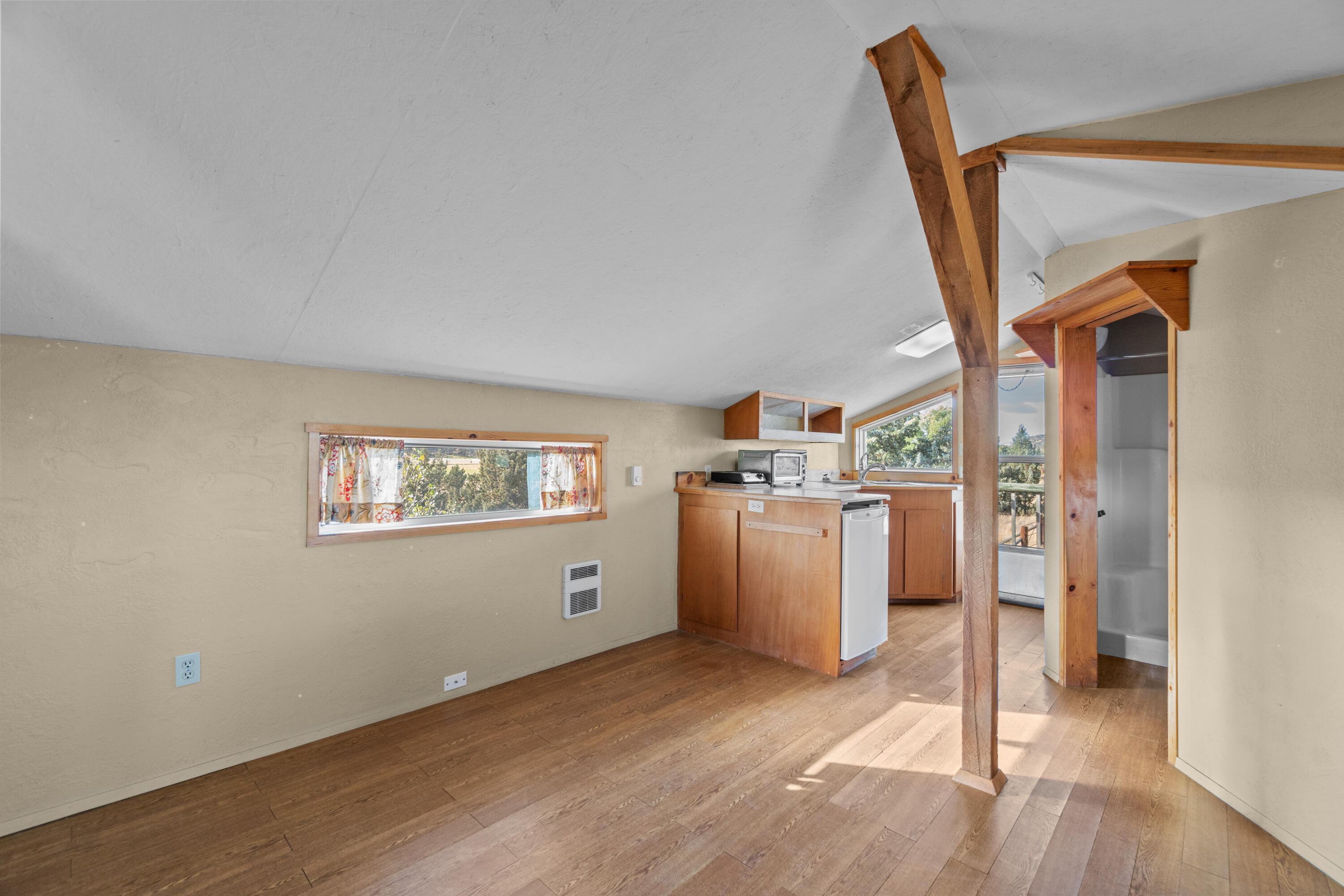 797 NE Wilcox Avenue