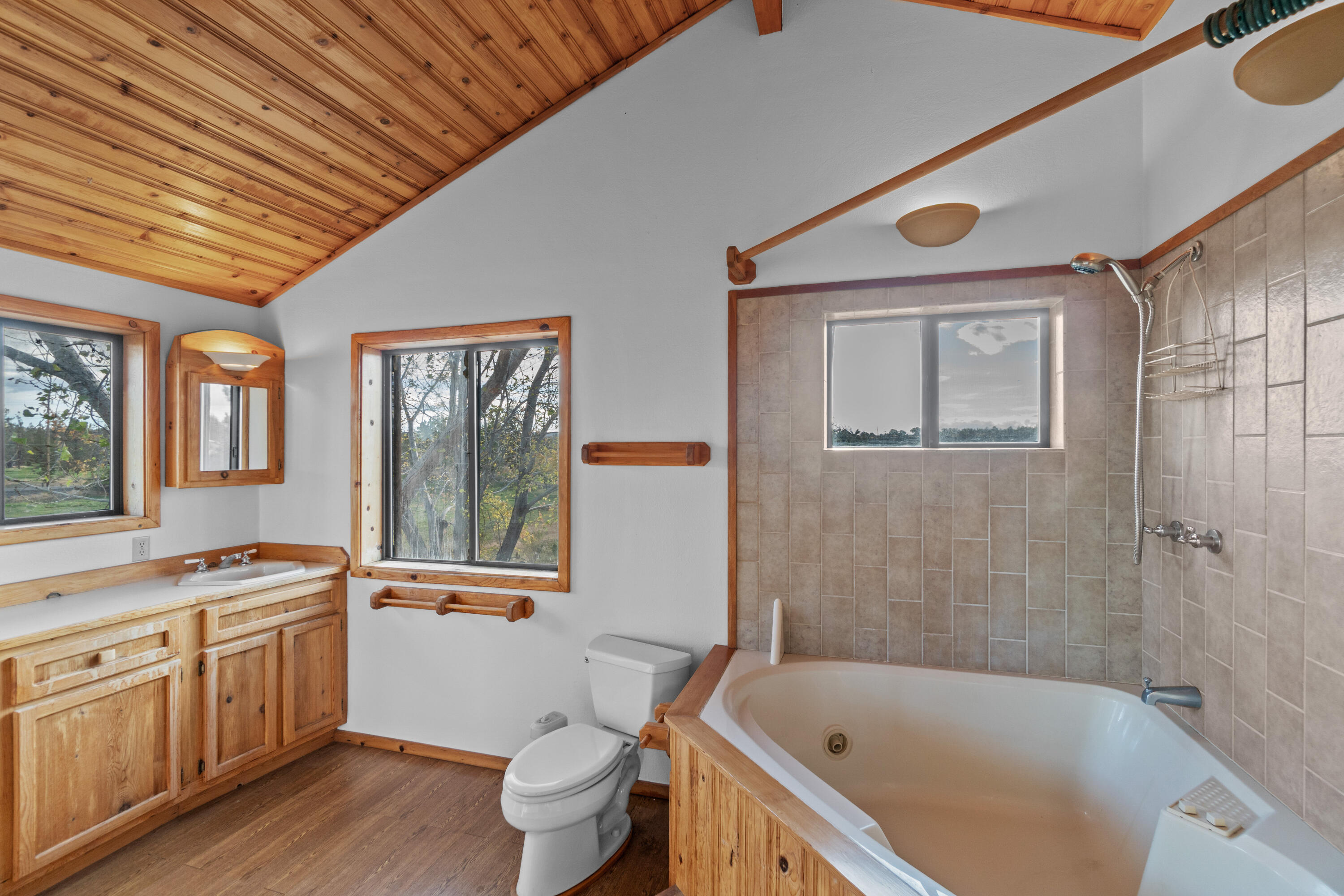 797 NE Wilcox Avenue