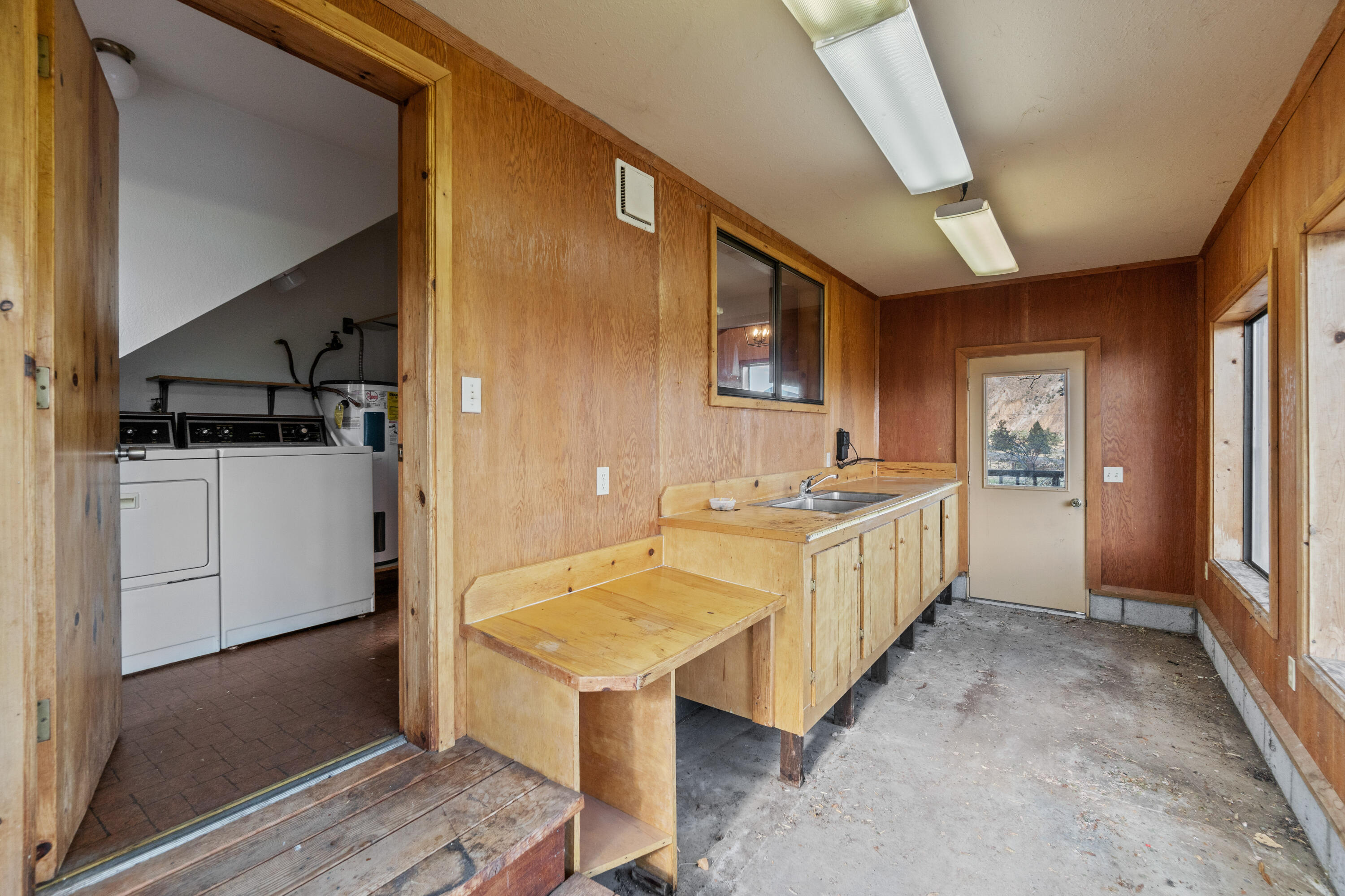 797 NE Wilcox Avenue