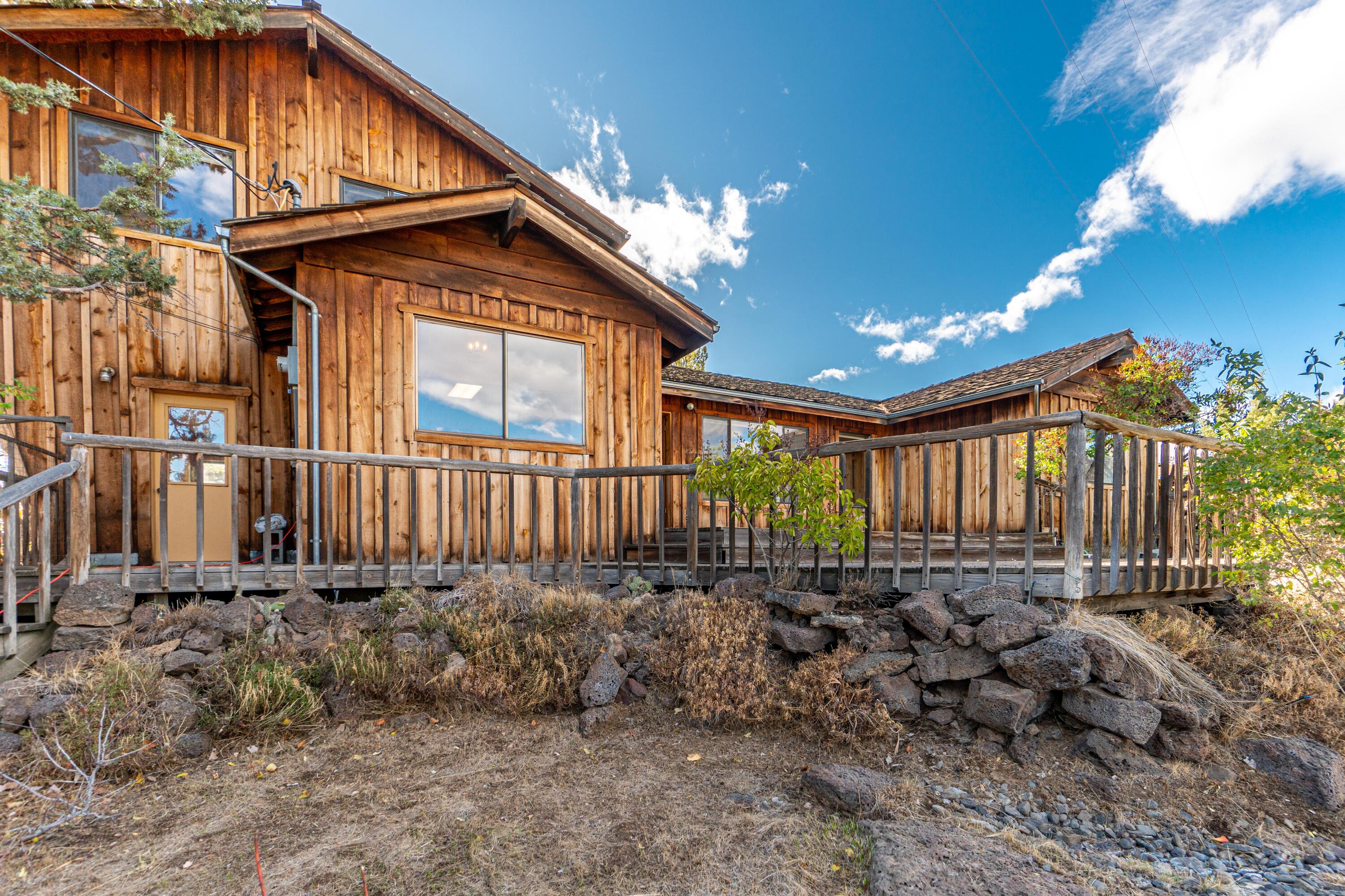 797 NE Wilcox Avenue