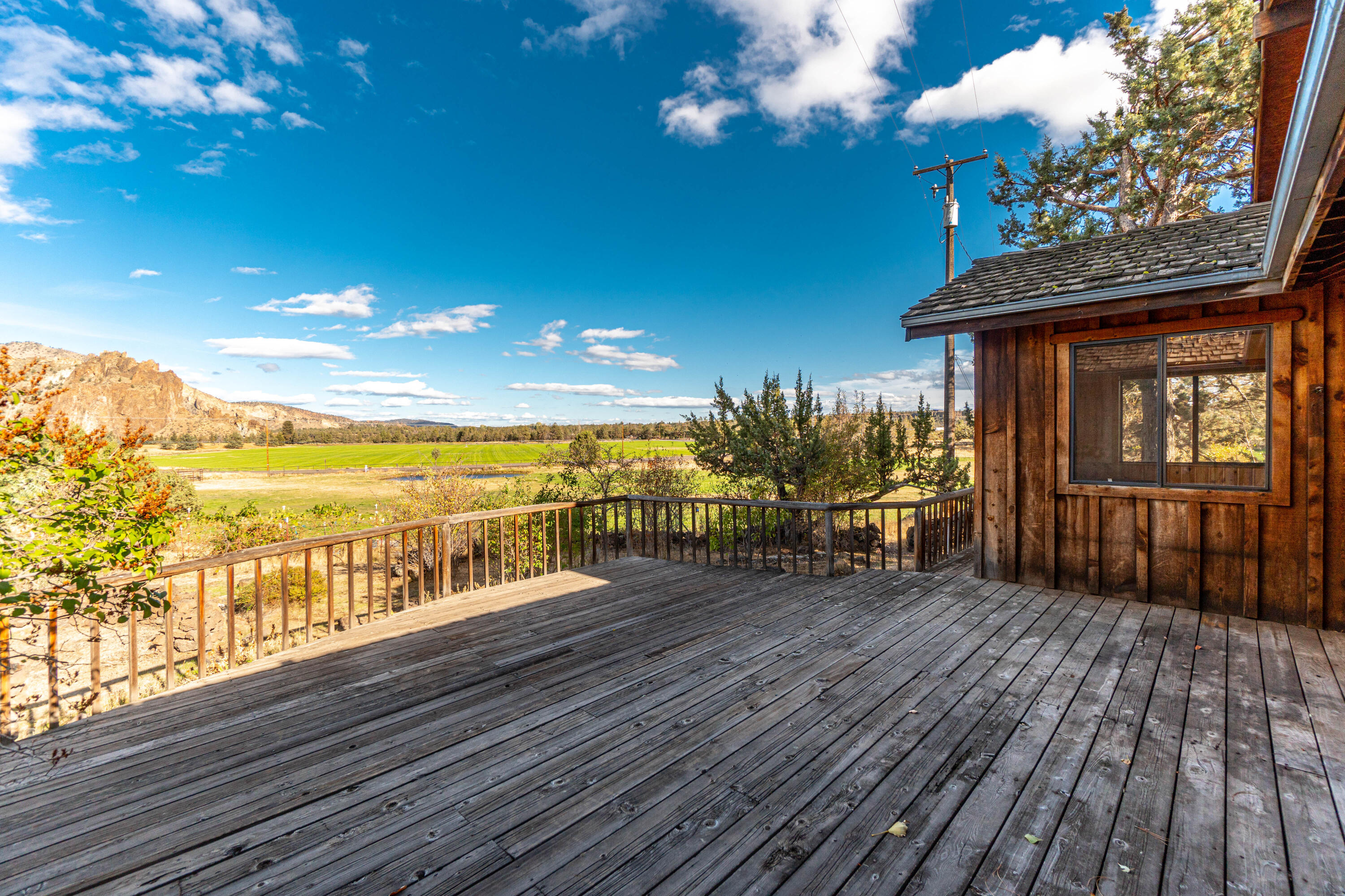 797 NE Wilcox Avenue