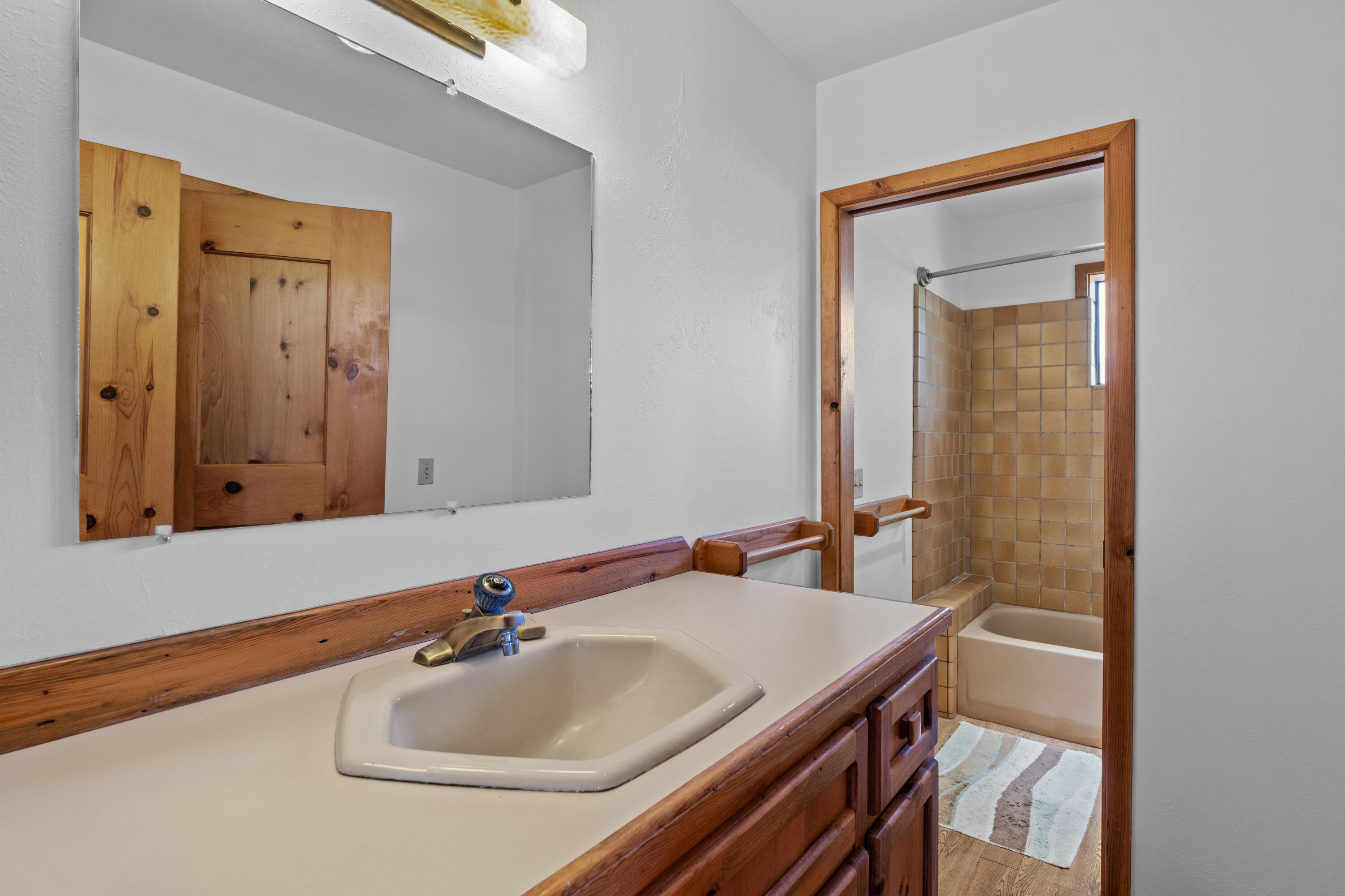 797 NE Wilcox Avenue