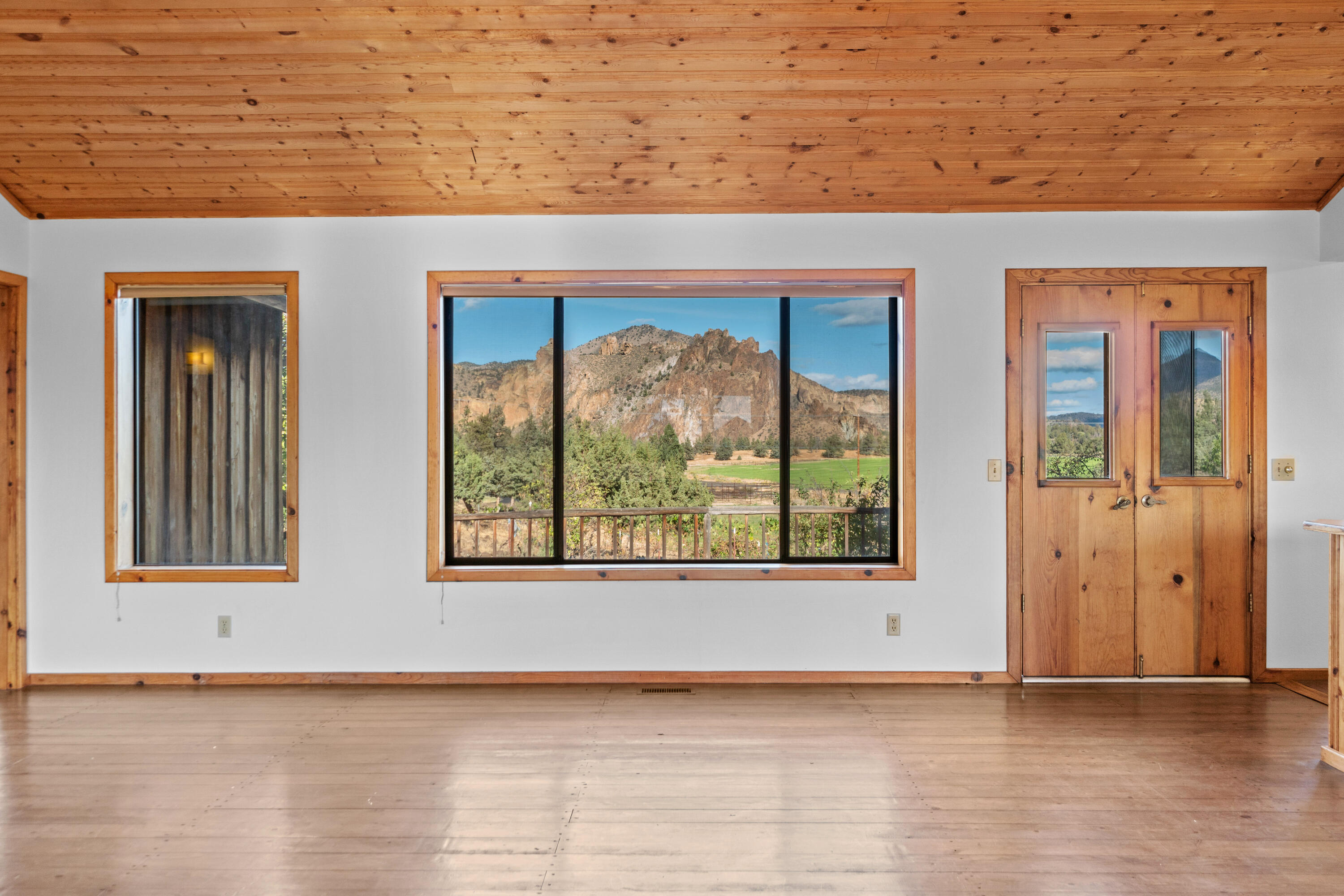 797 NE Wilcox Avenue