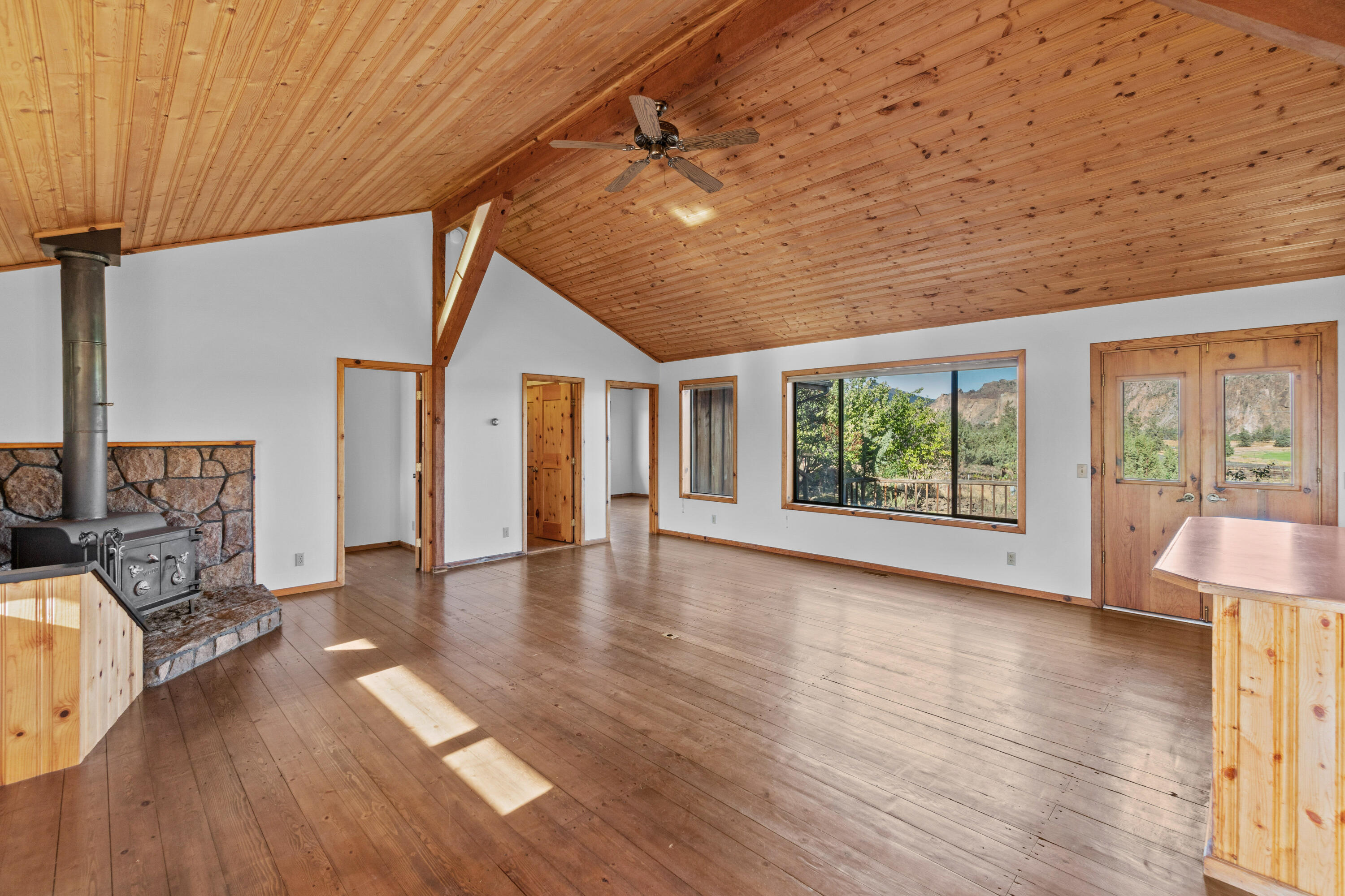 797 NE Wilcox Avenue