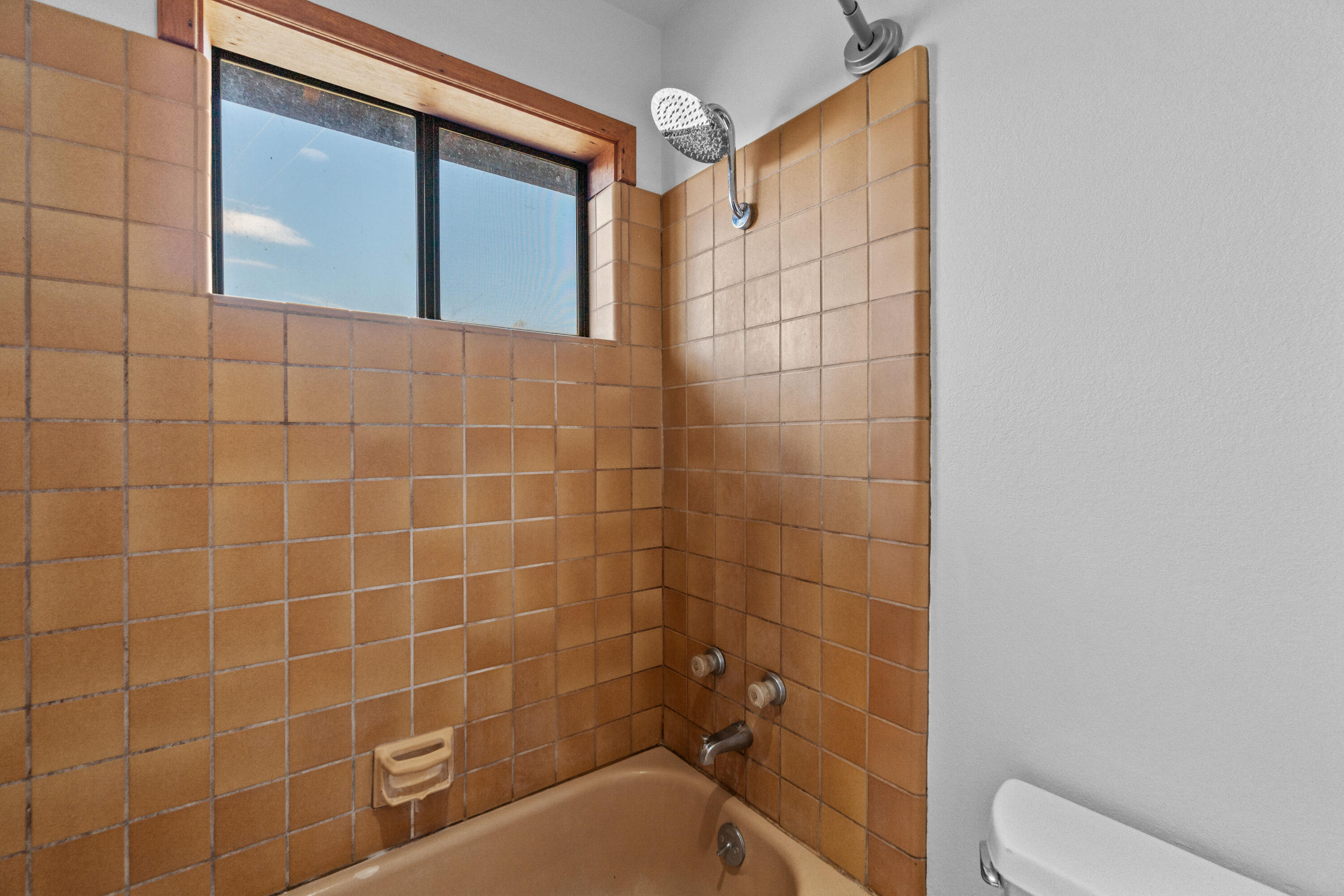 797 NE Wilcox Avenue