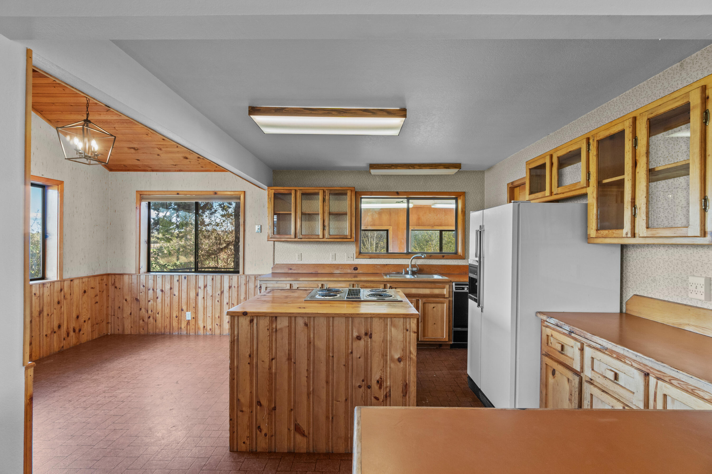 797 NE Wilcox Avenue