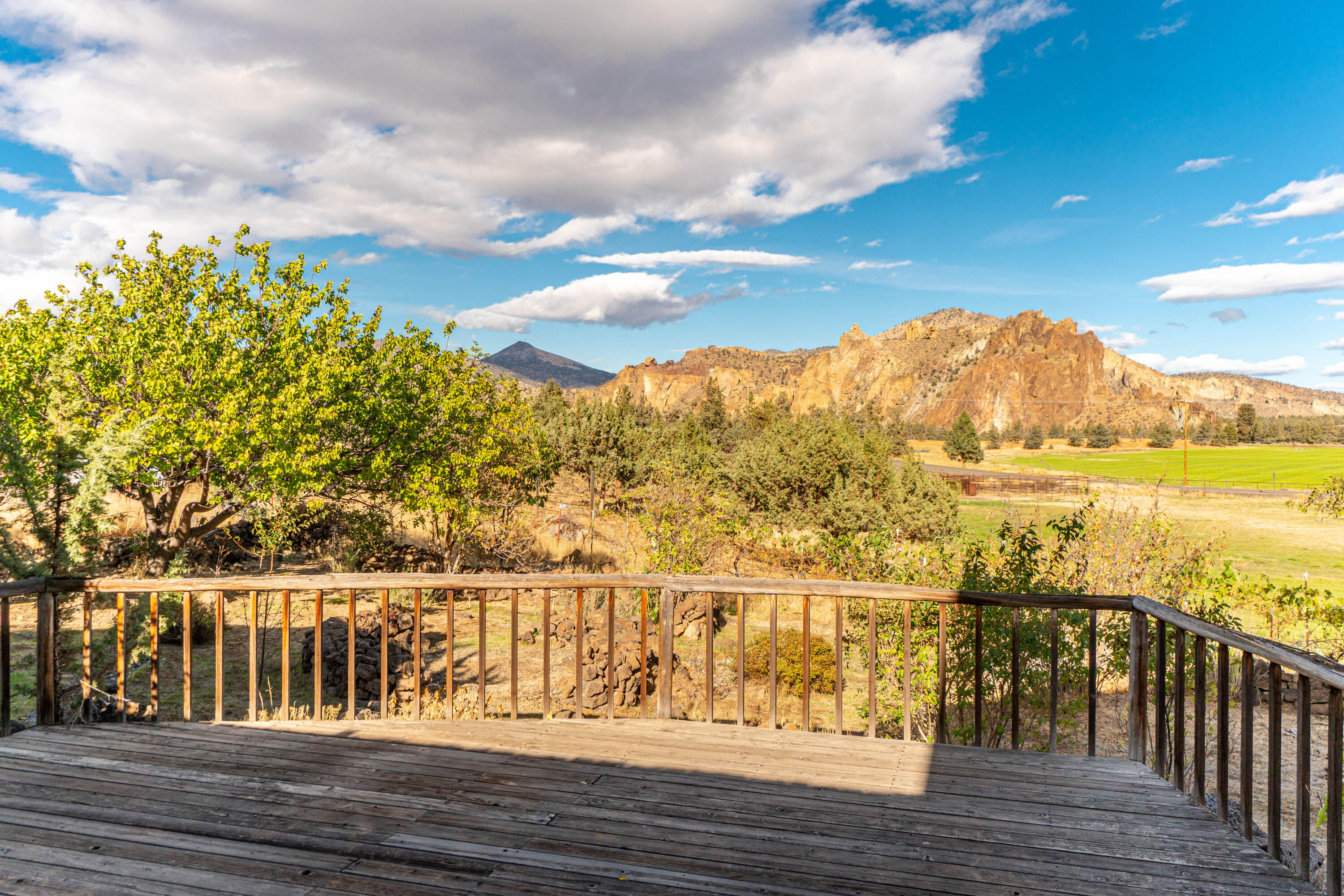 797 NE Wilcox Avenue