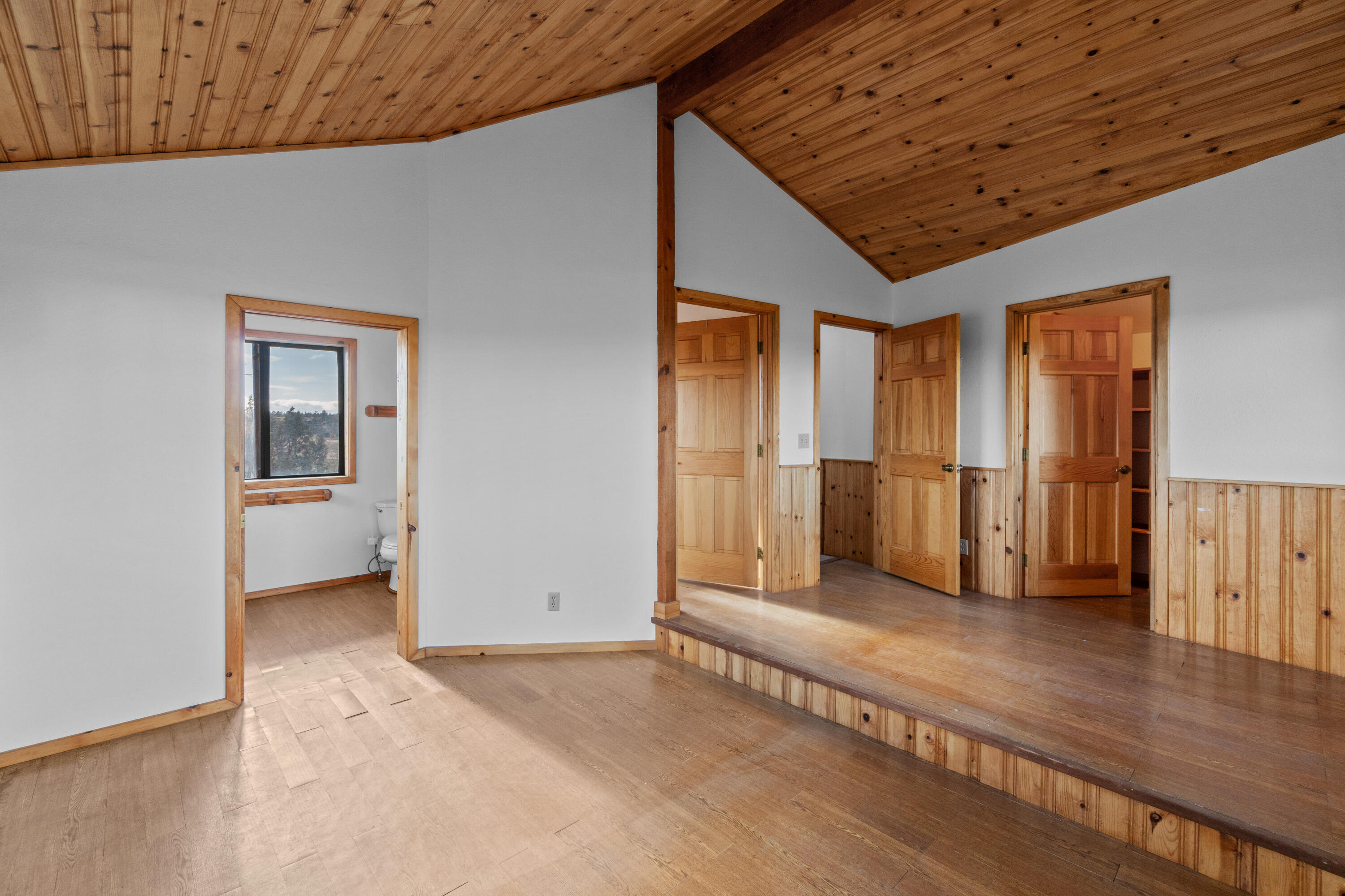 797 NE Wilcox Avenue