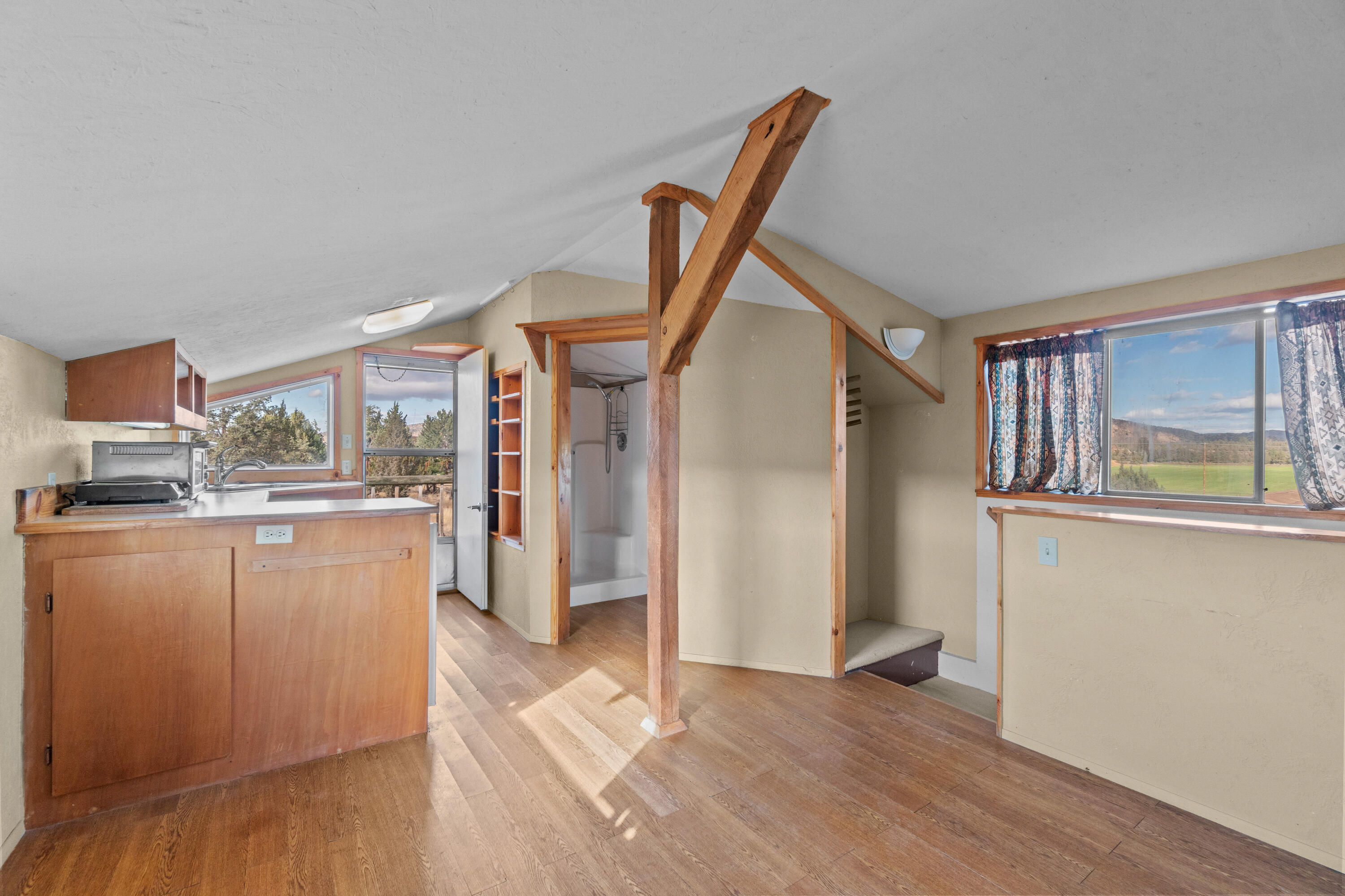 797 NE Wilcox Avenue