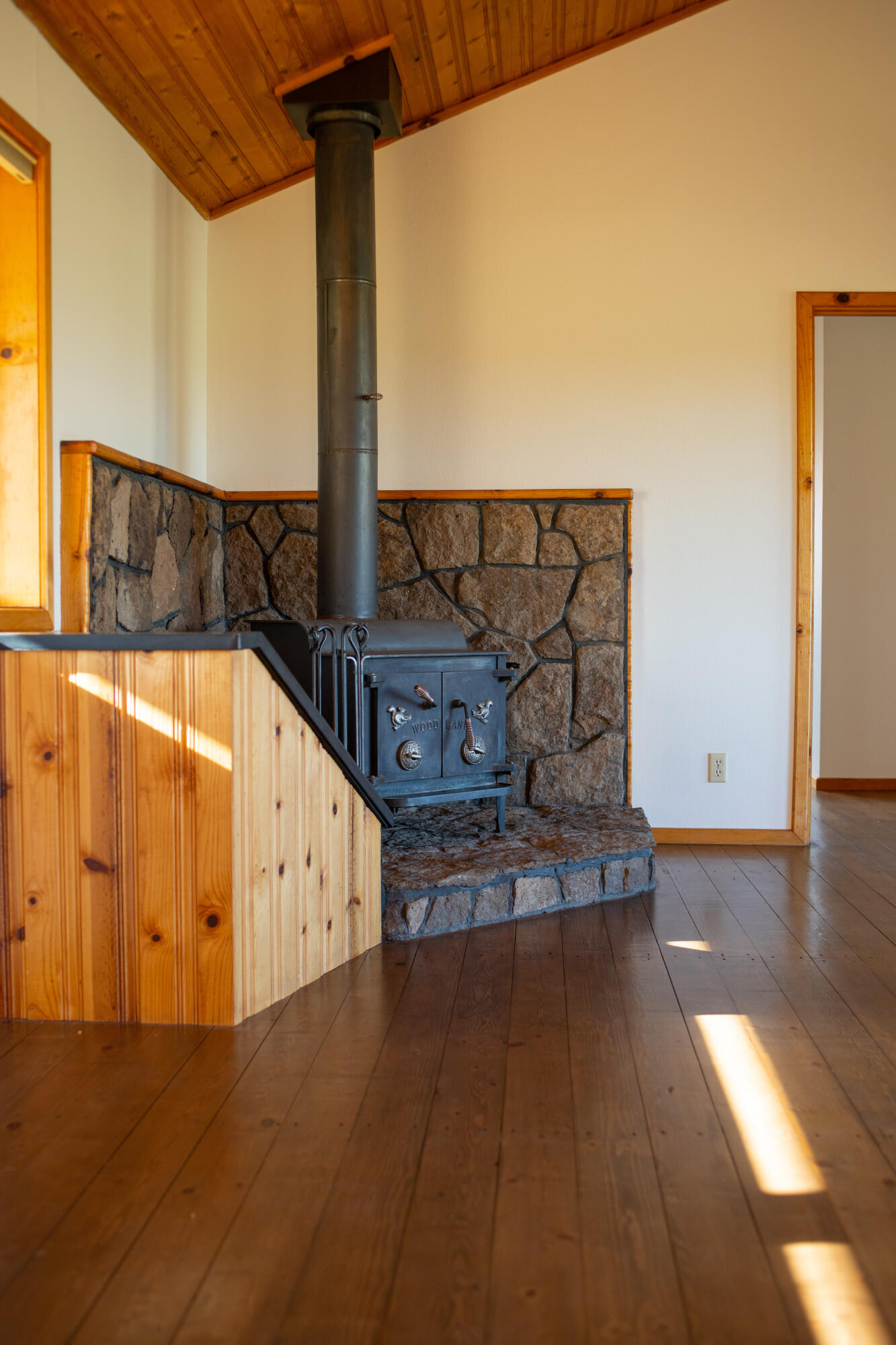 797 NE Wilcox Avenue