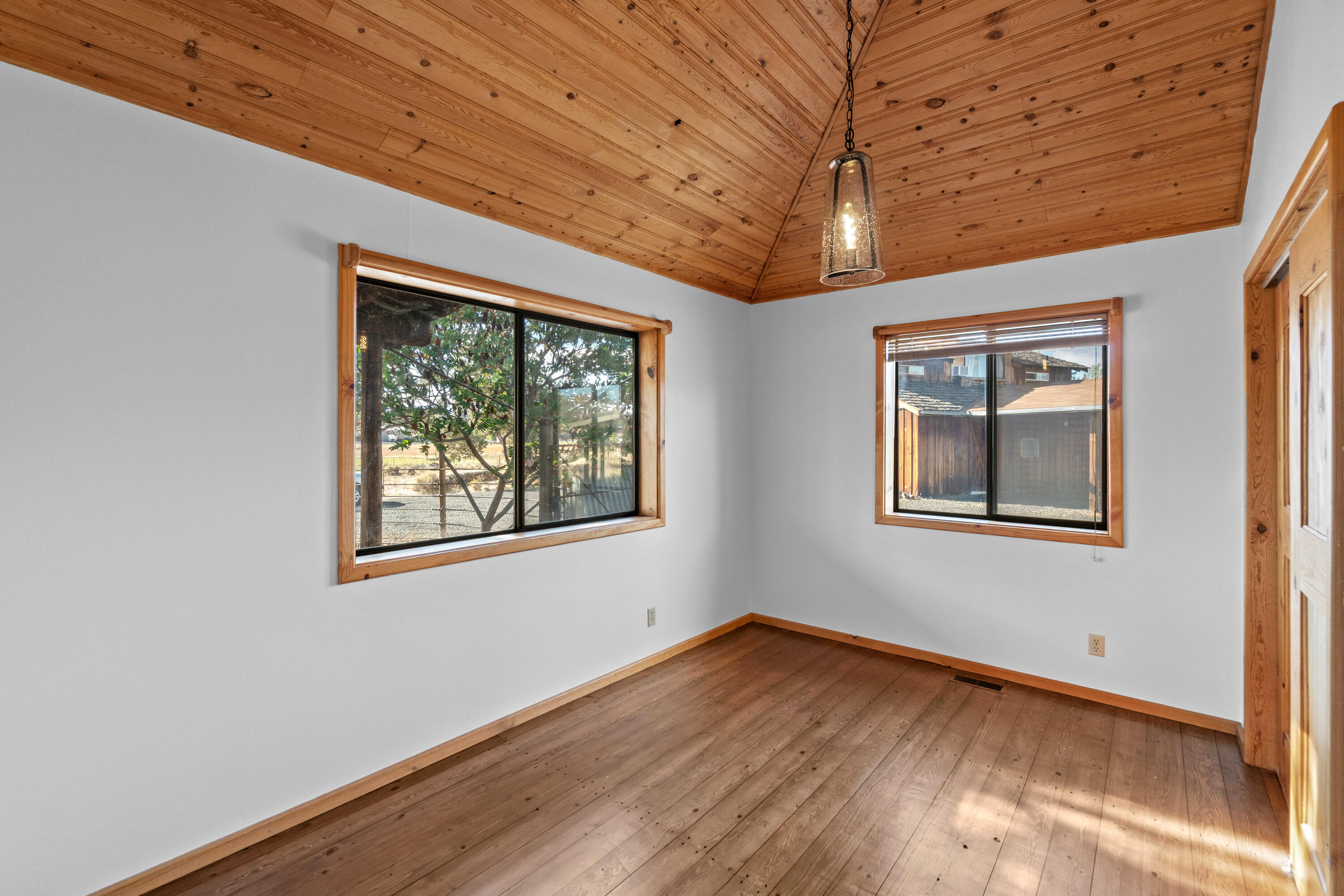 797 NE Wilcox Avenue