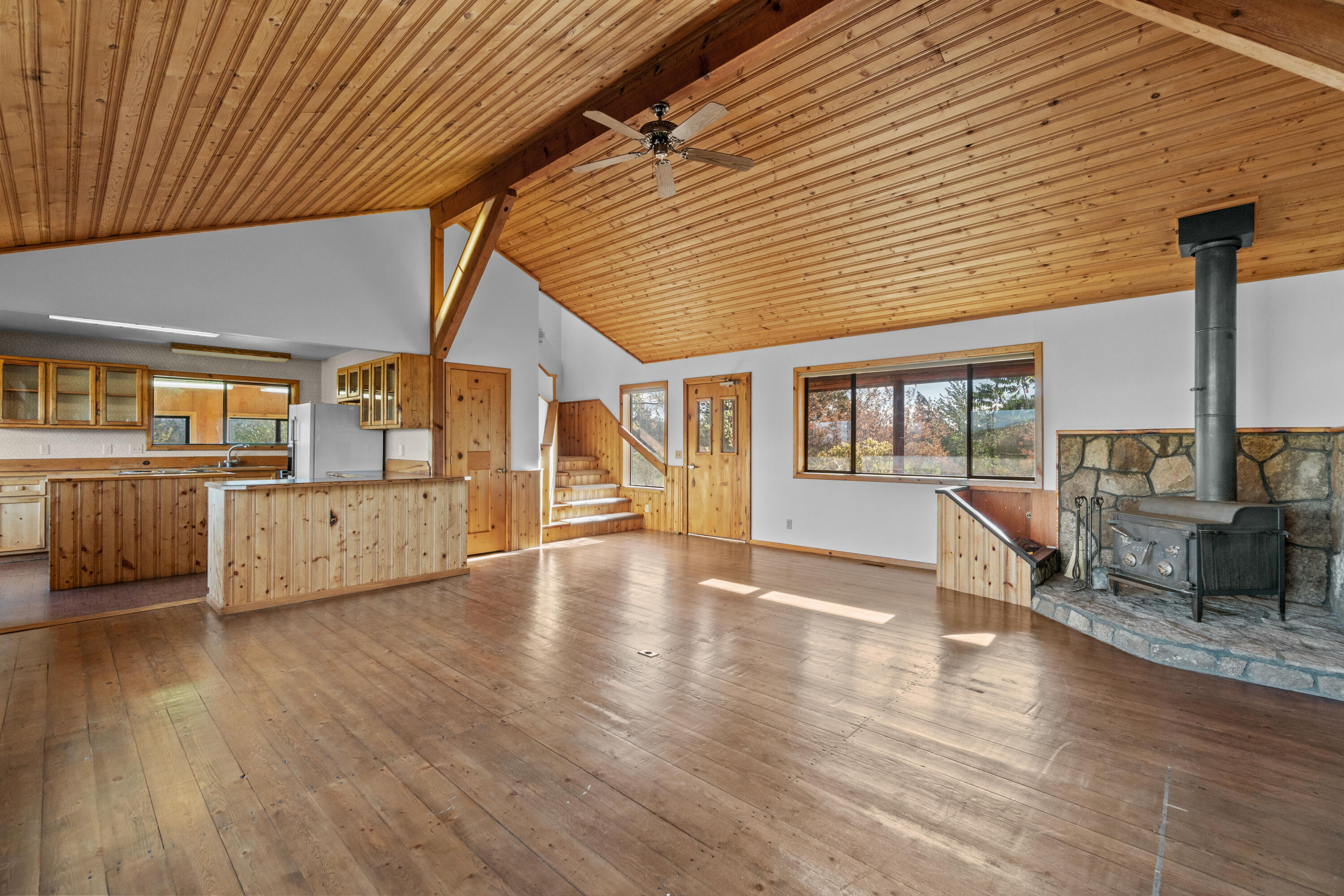 797 NE Wilcox Avenue