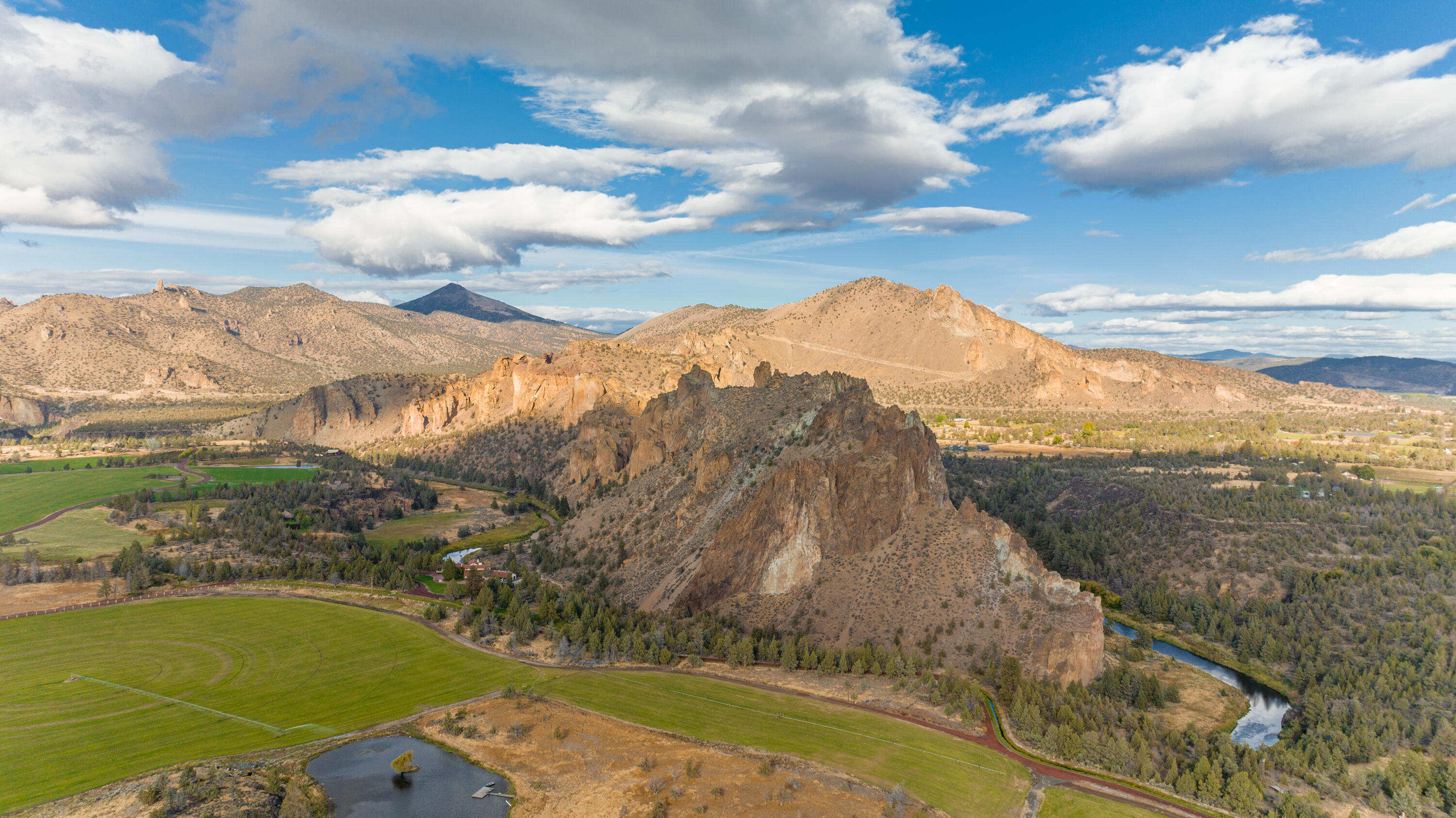 797 NE Wilcox Avenue