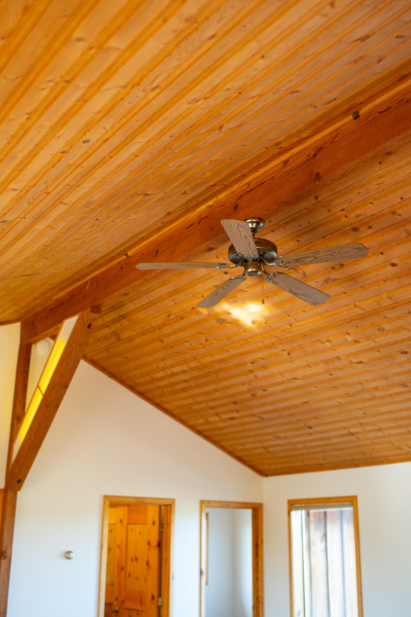 797 NE Wilcox Avenue