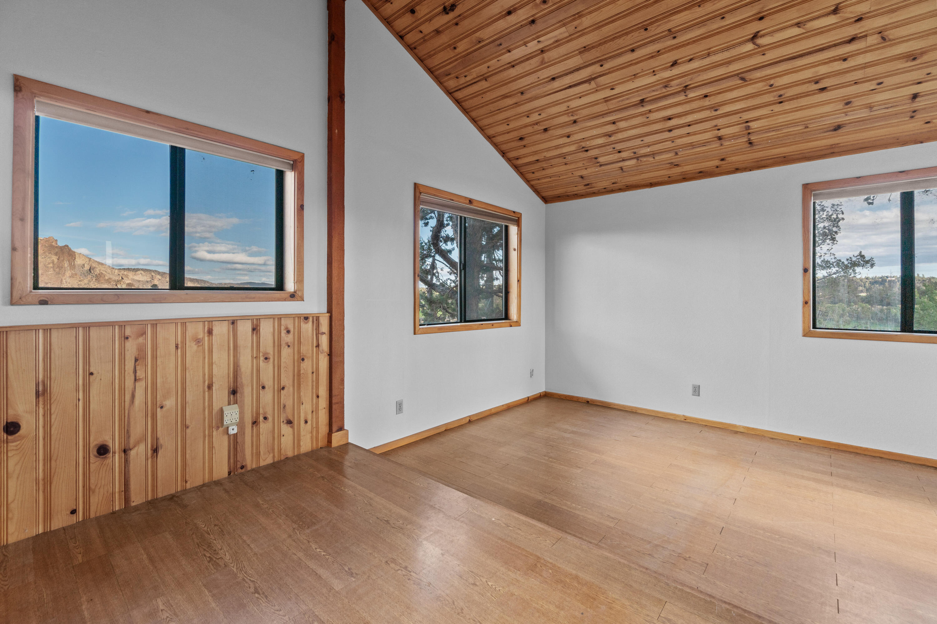 797 NE Wilcox Avenue