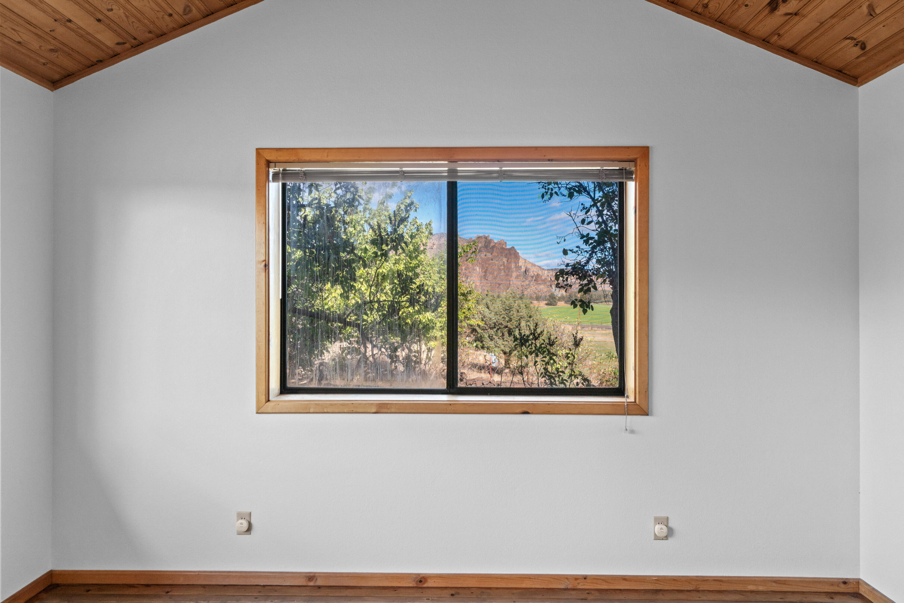 797 NE Wilcox Avenue