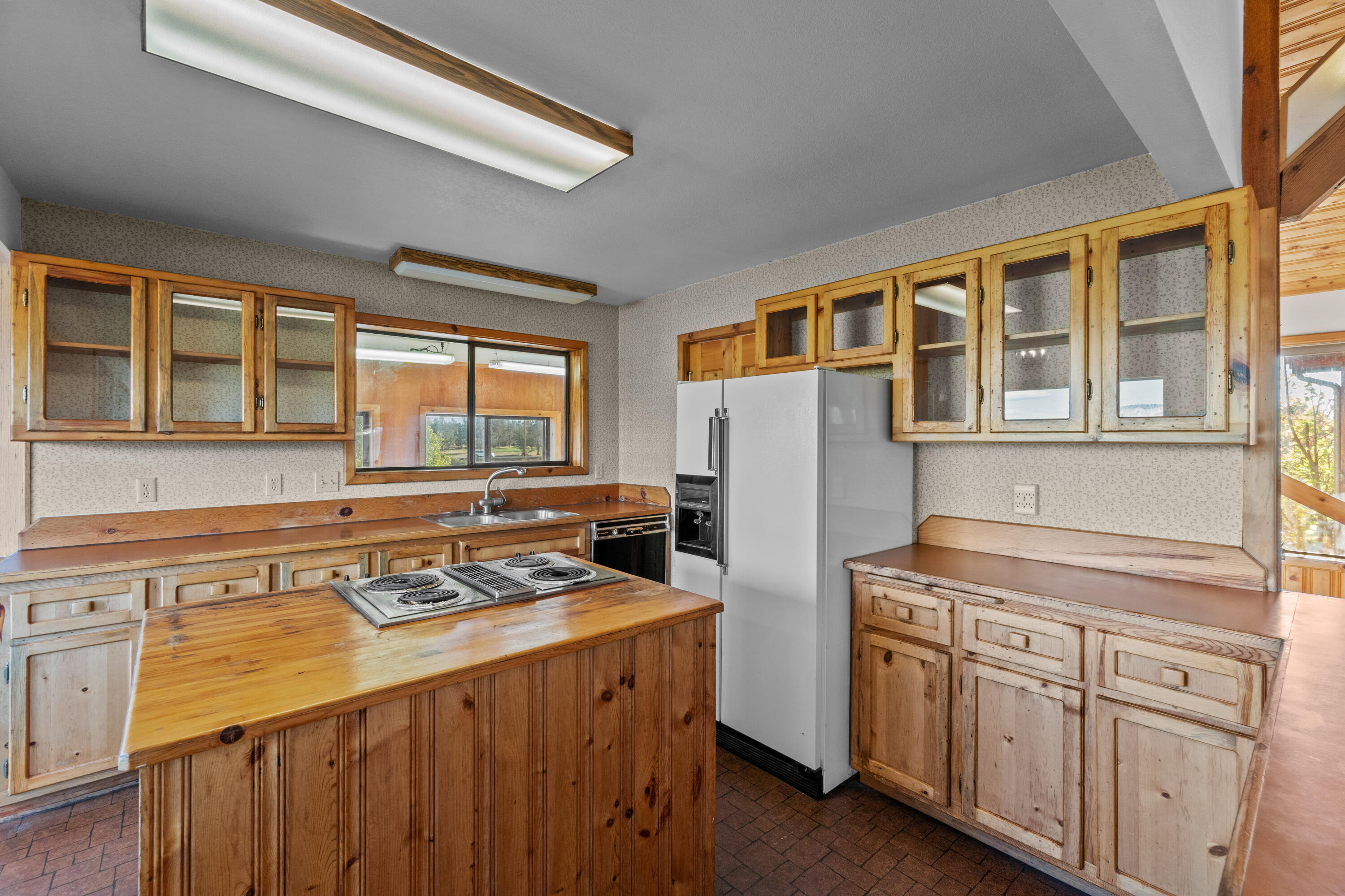 797 NE Wilcox Avenue