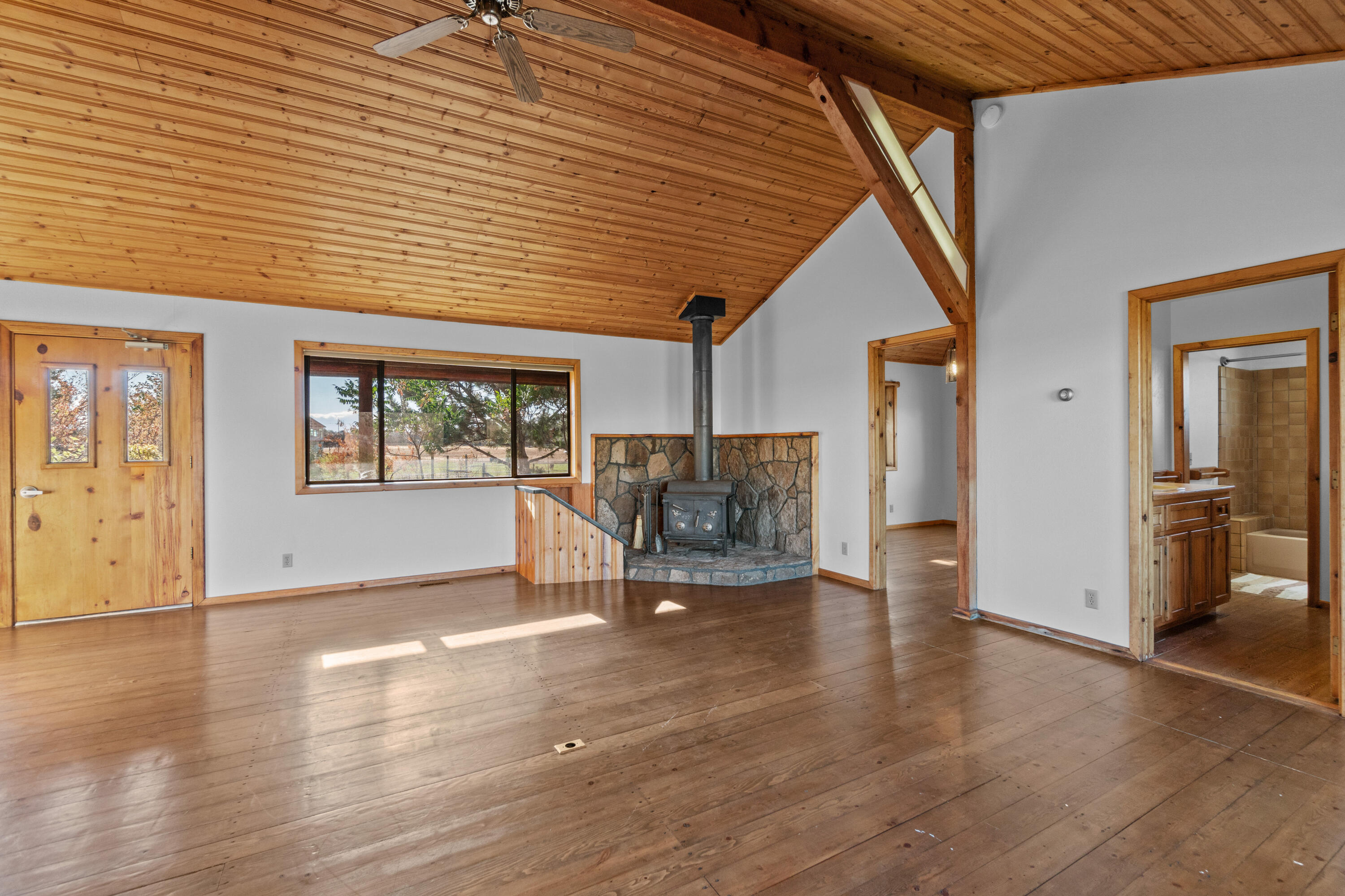 797 NE Wilcox Avenue