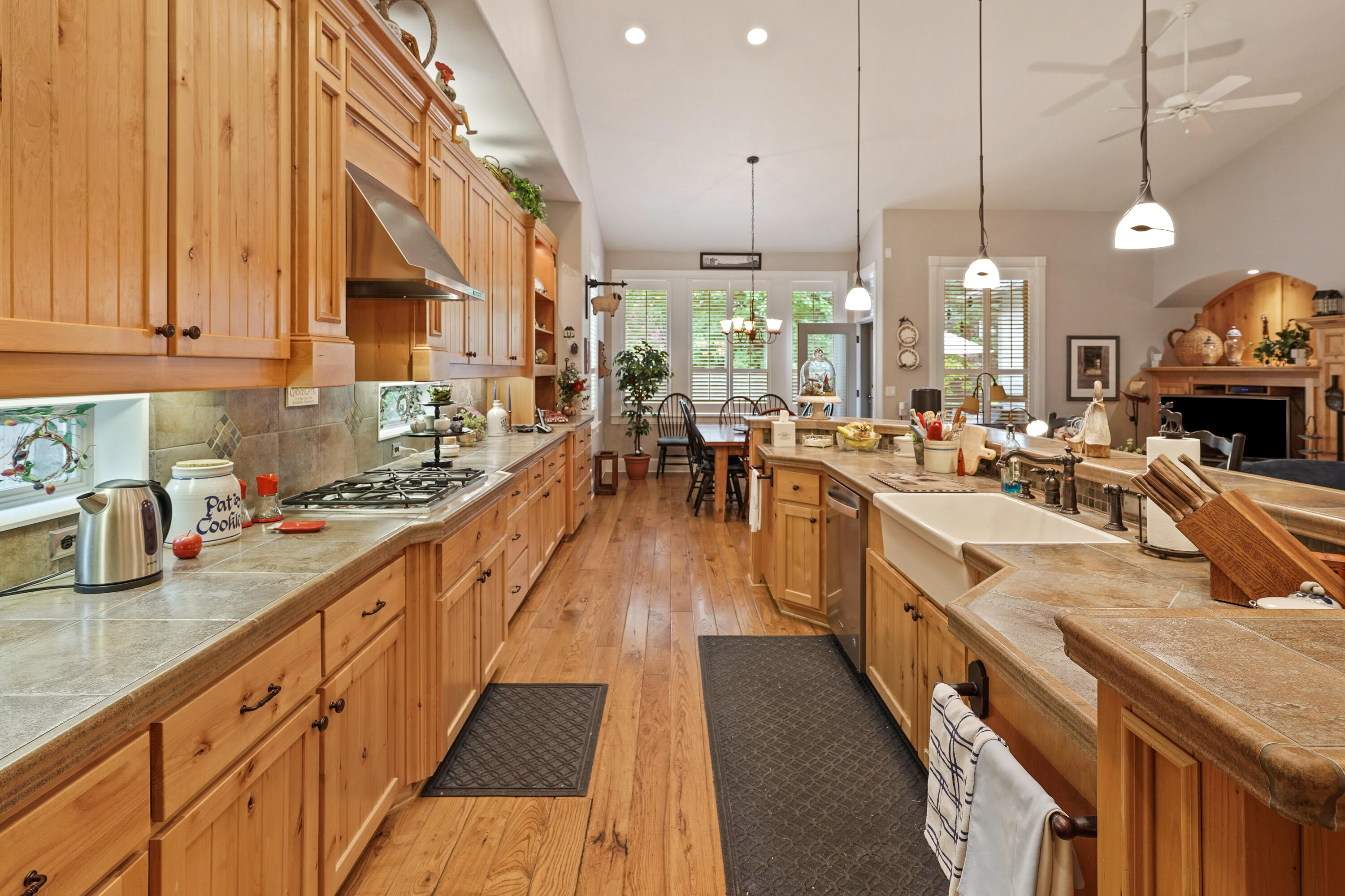 60886 Oasis Place