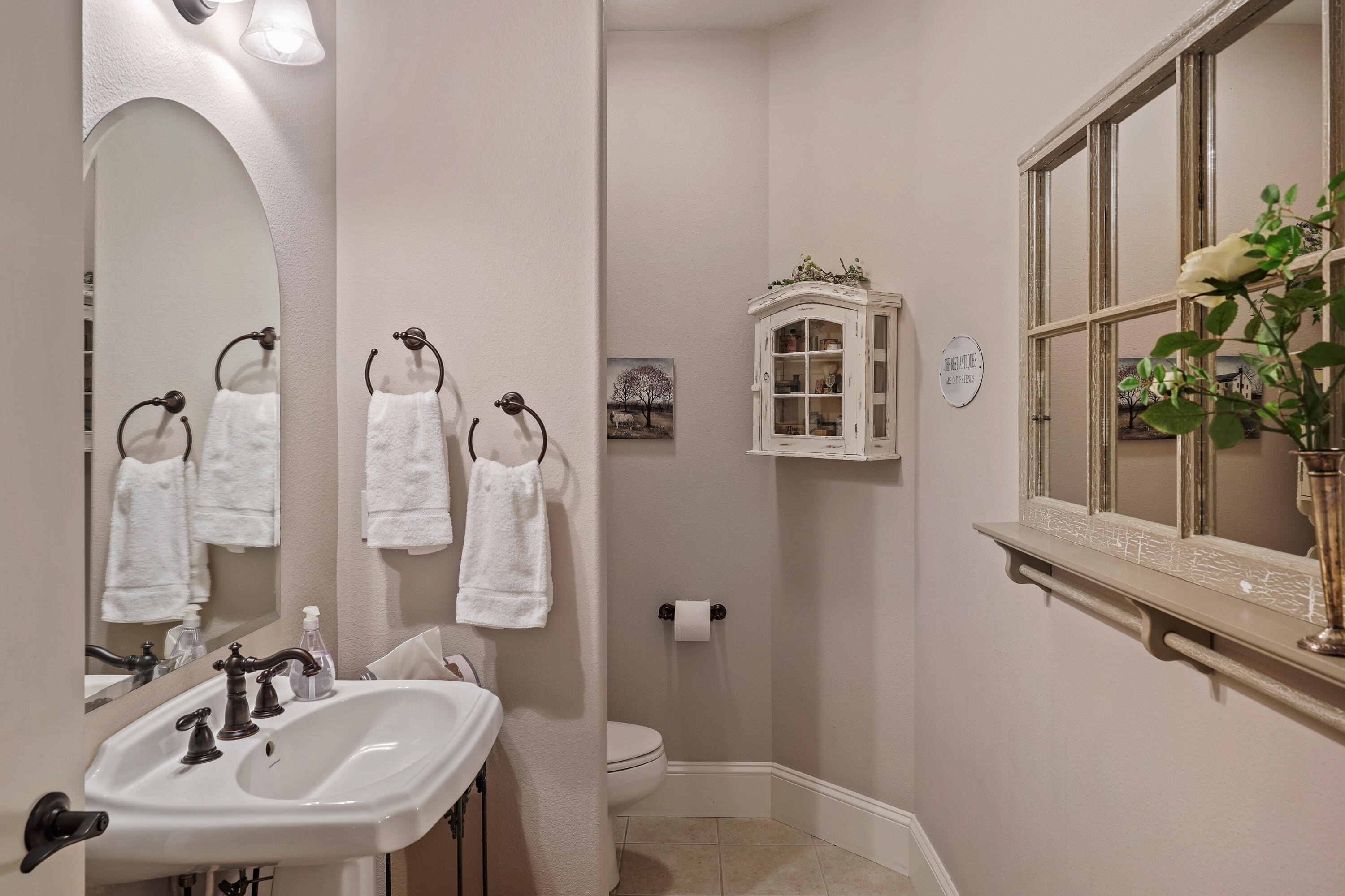 60886 Oasis Place