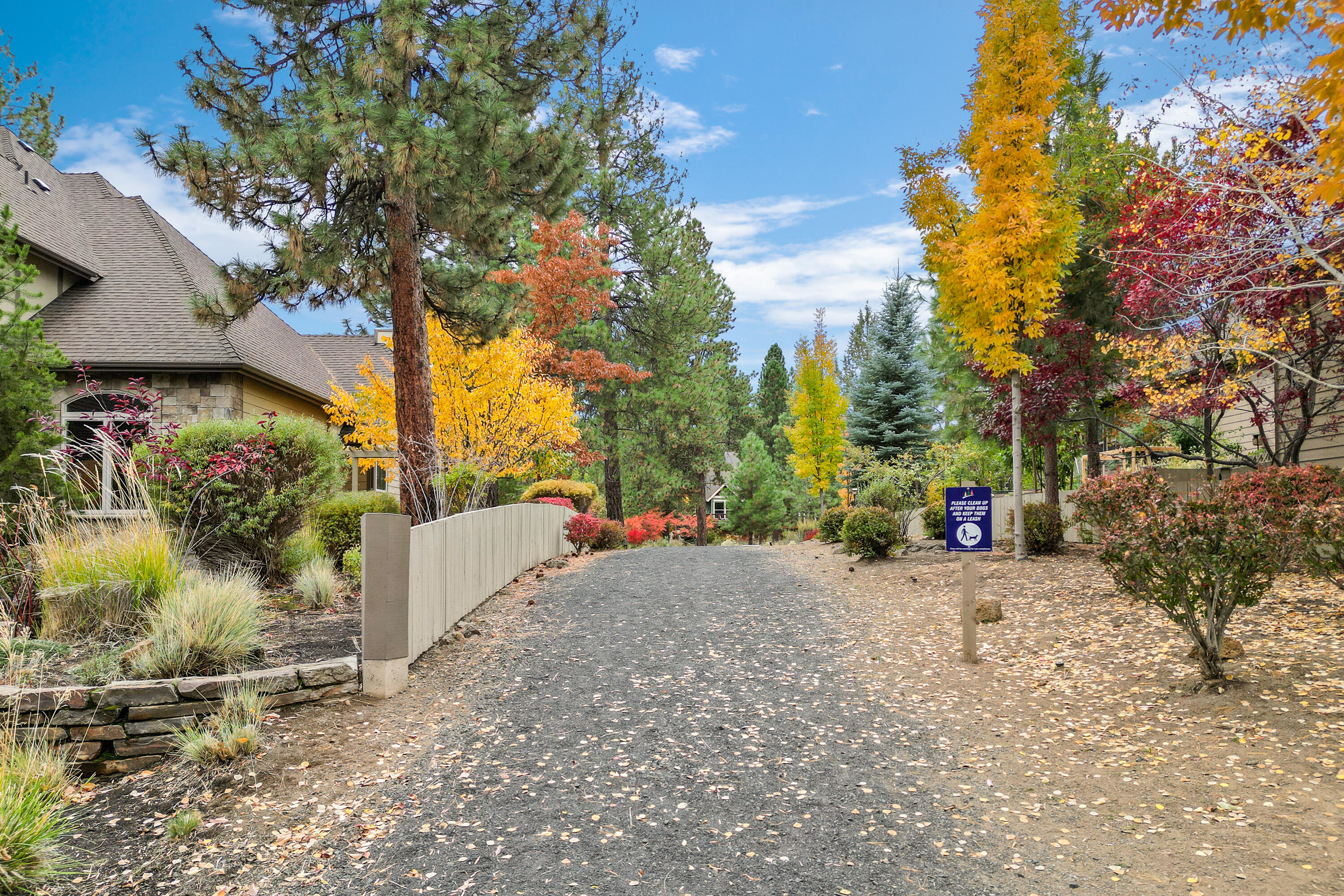 60886 Oasis Place