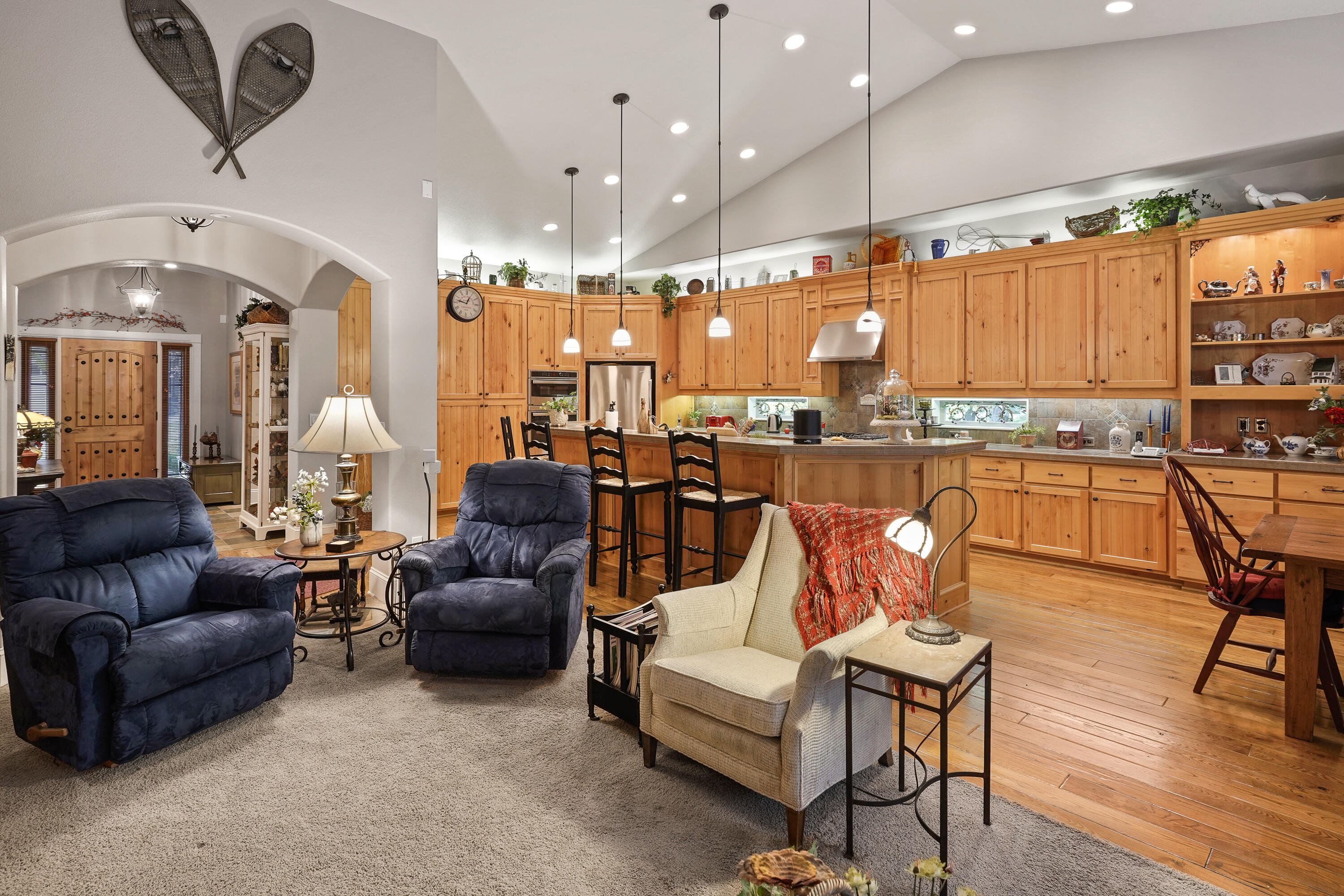 60886 Oasis Place
