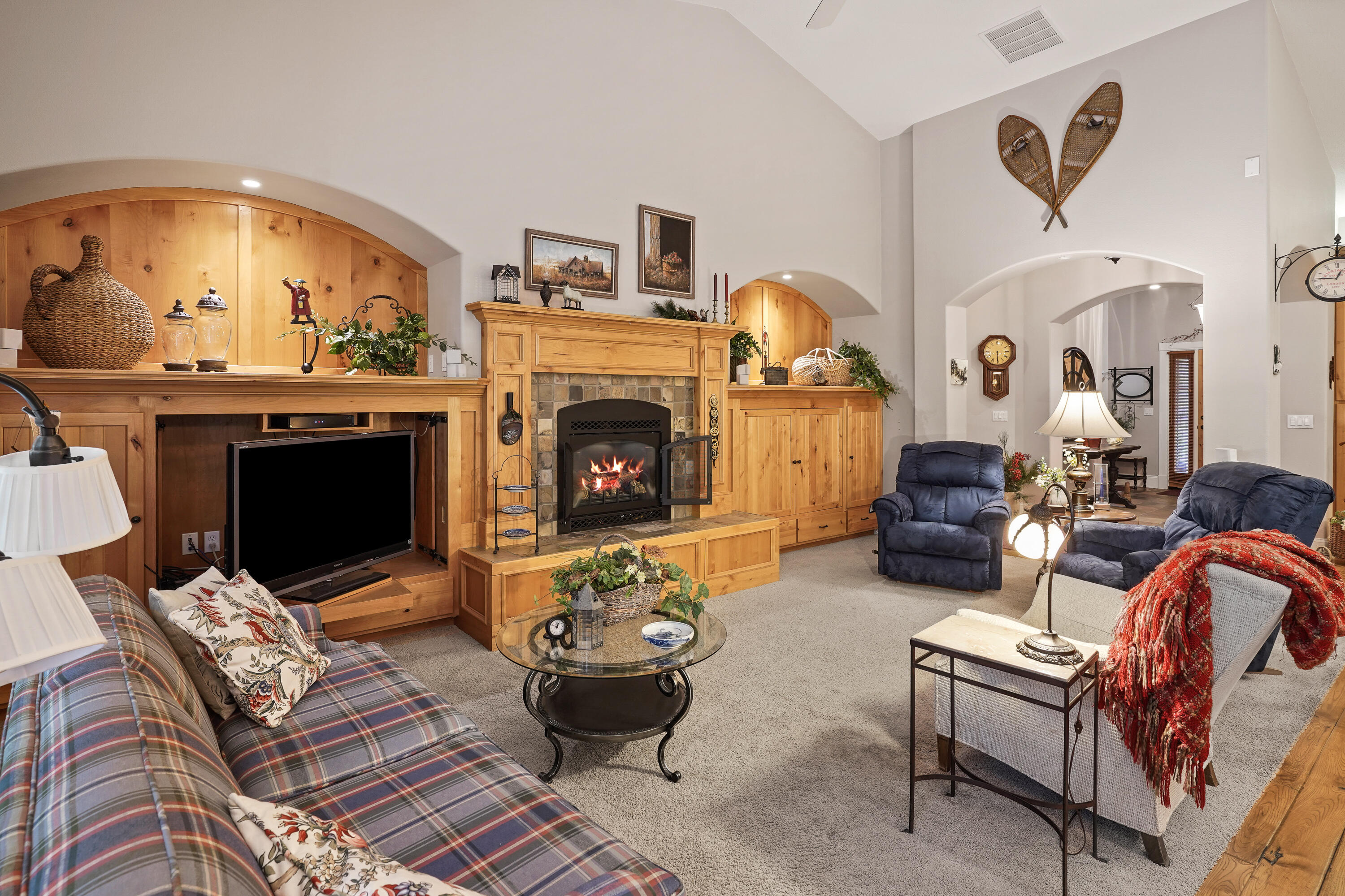 60886 Oasis Place